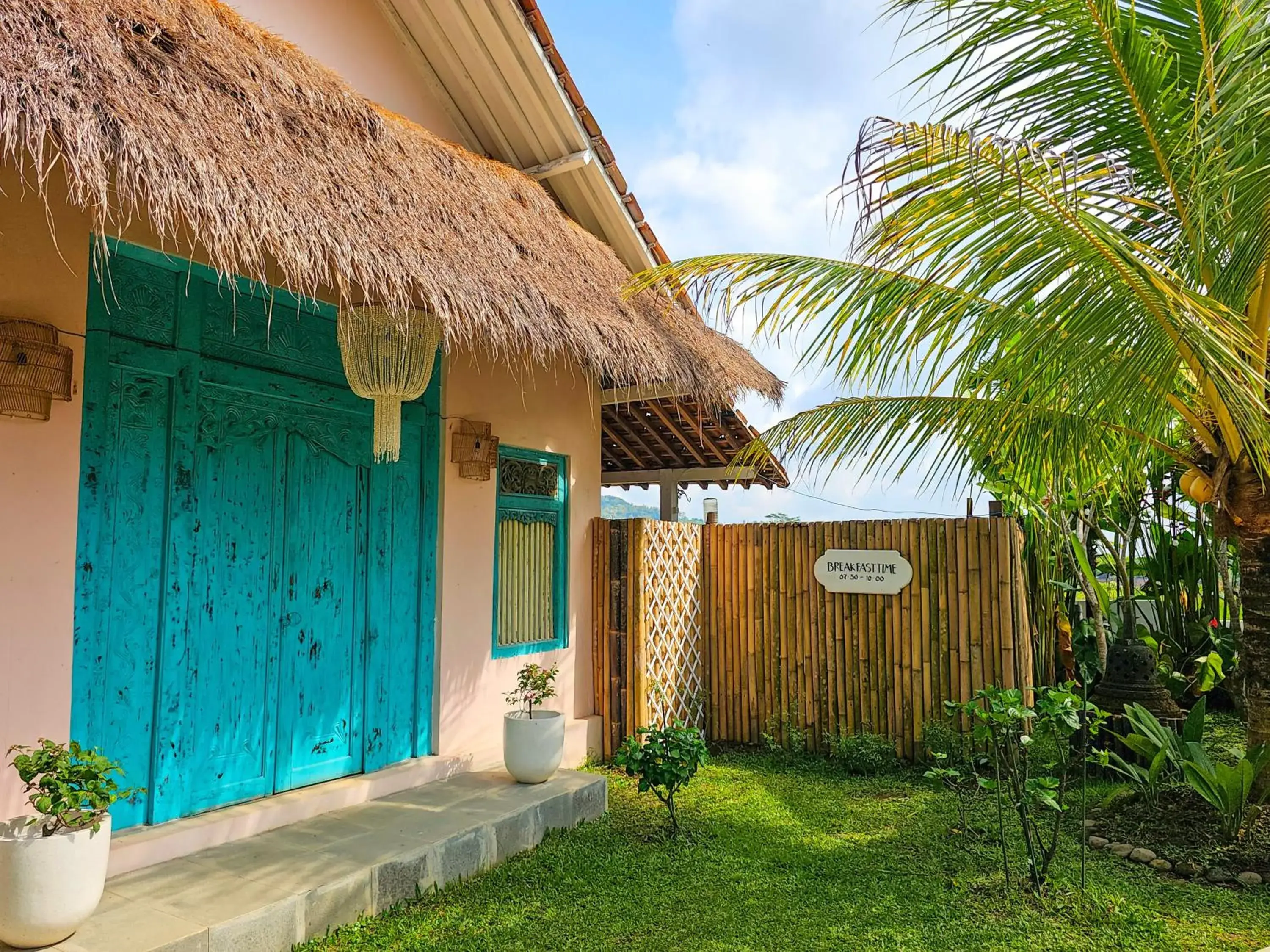 Property building in Janur Bungalow Property building in Janur Bungalow