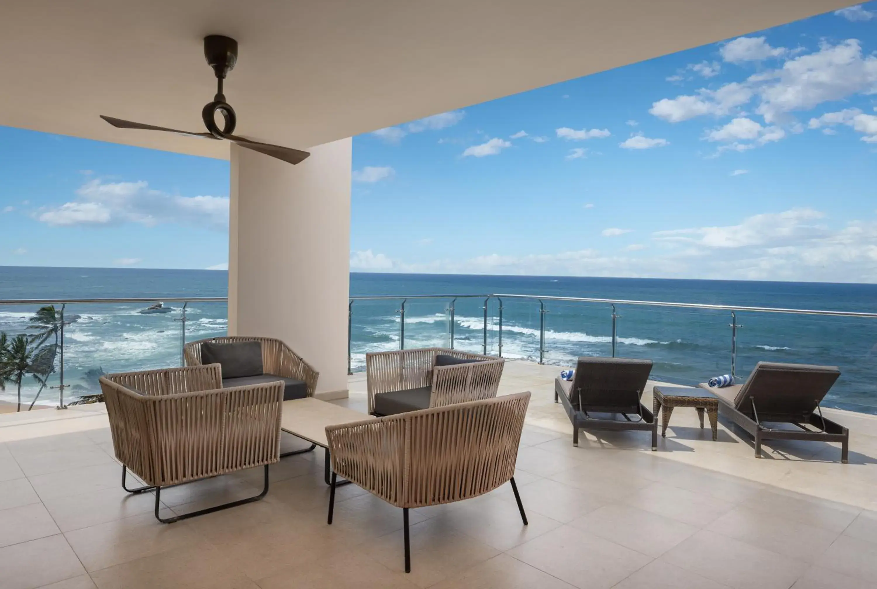 Pool view in Radisson Blu Resort Galle Pool view in Radisson Blu Resort Galle