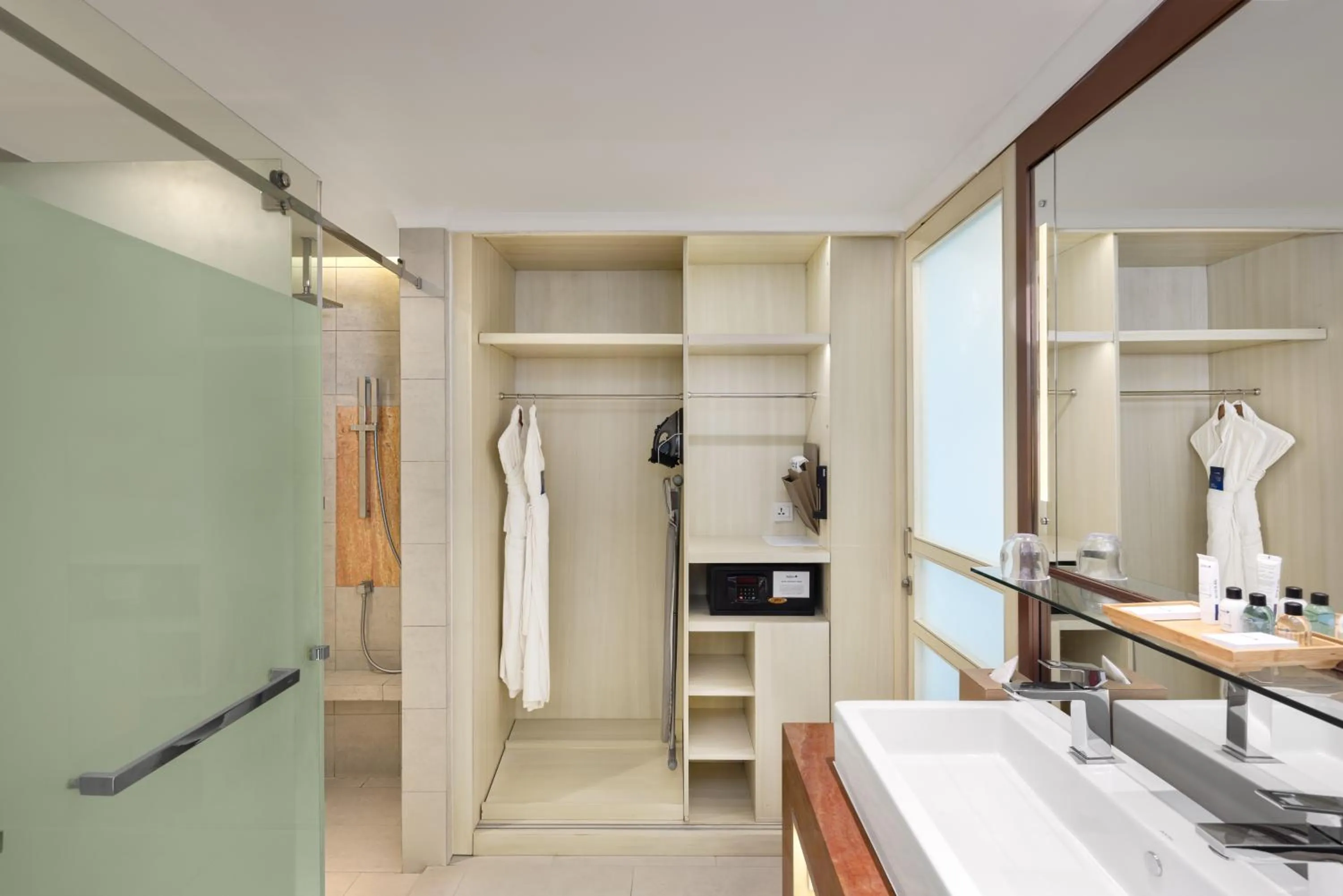 Bathroom in Radisson Blu Resort Galle