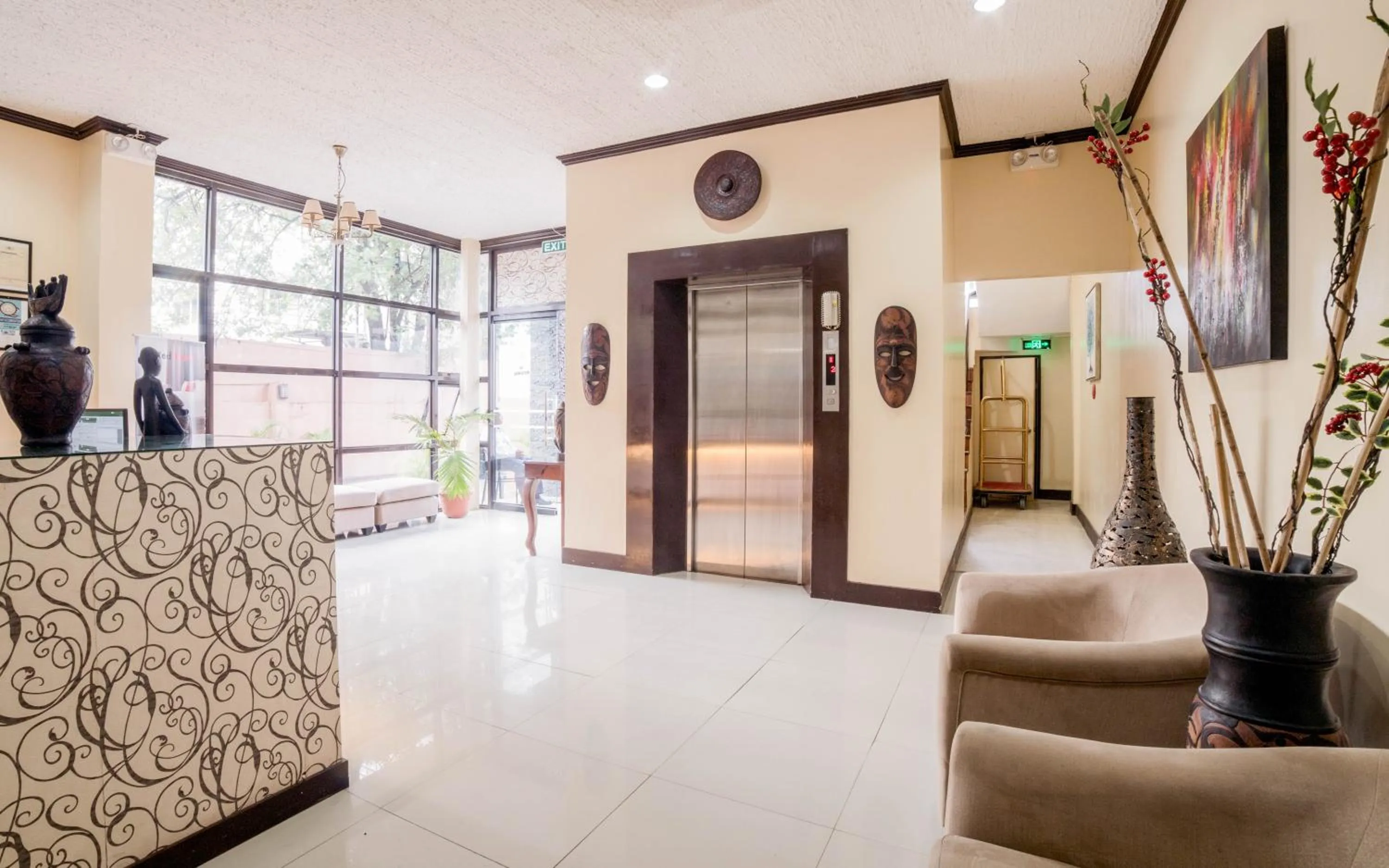 Lobby or reception in RedDoorz Plus near Rizal Junction