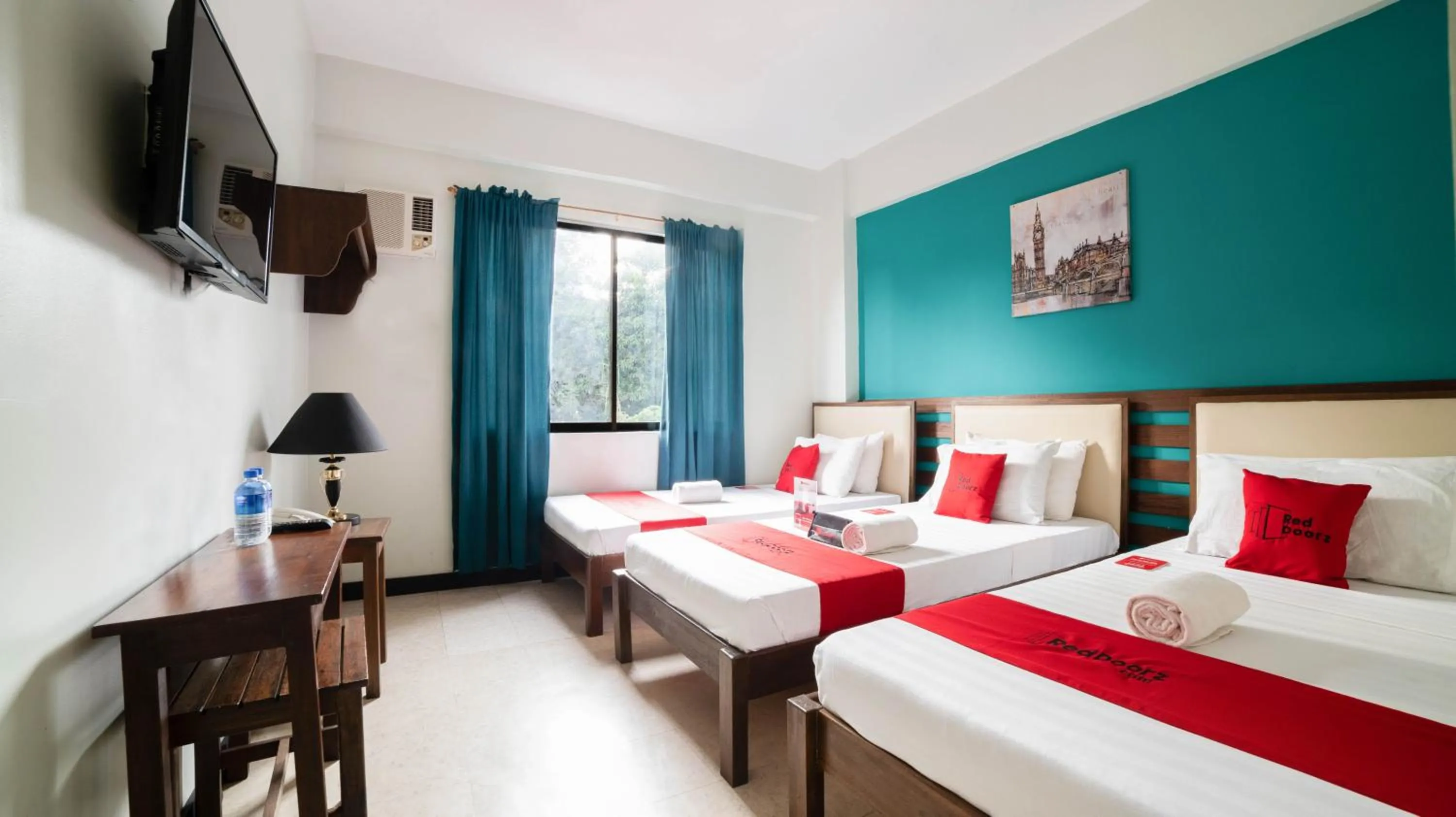 Bed in RedDoorz Plus near Rizal Junction