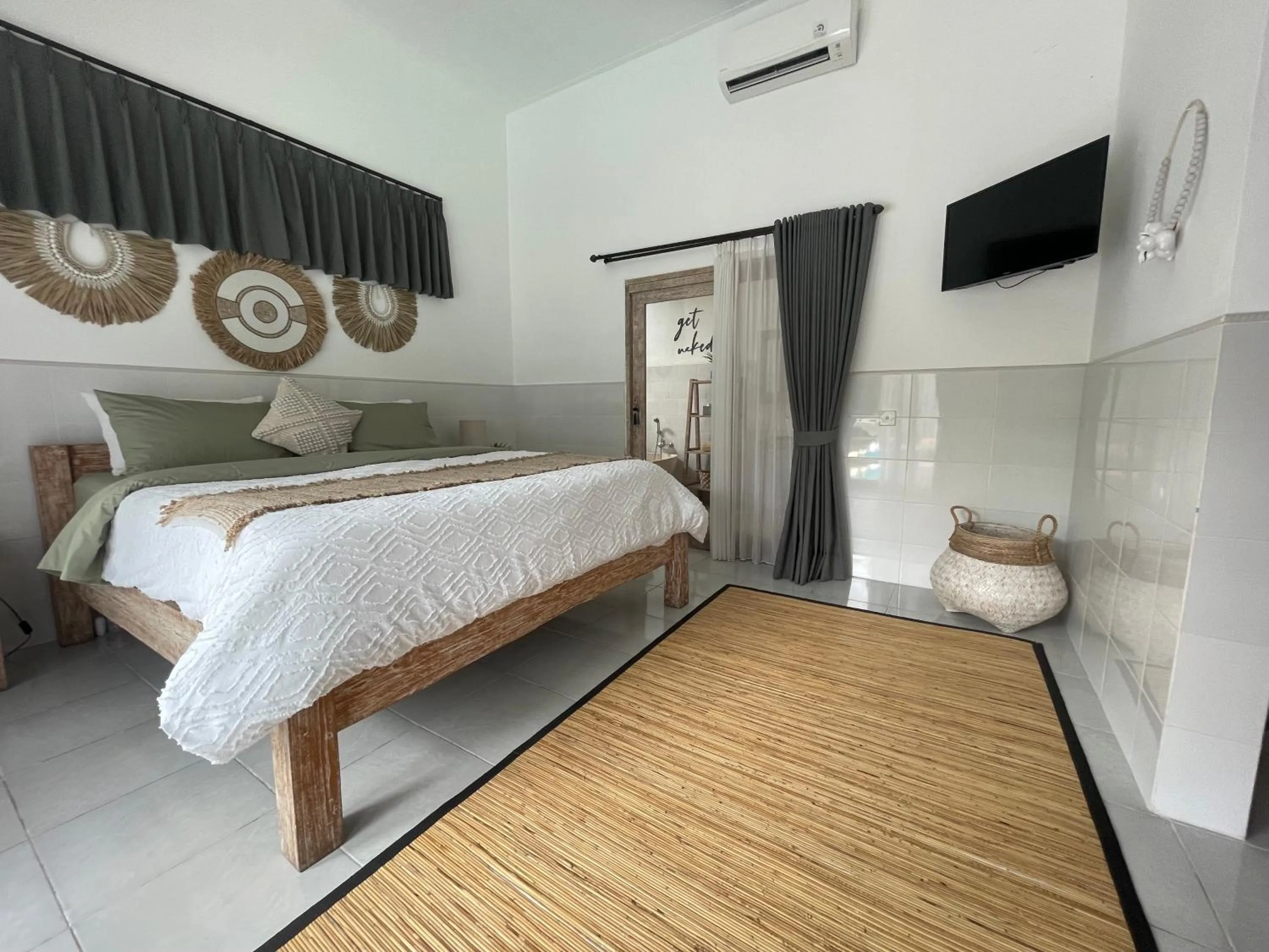 Bedroom, Bed in Pennylane Villa