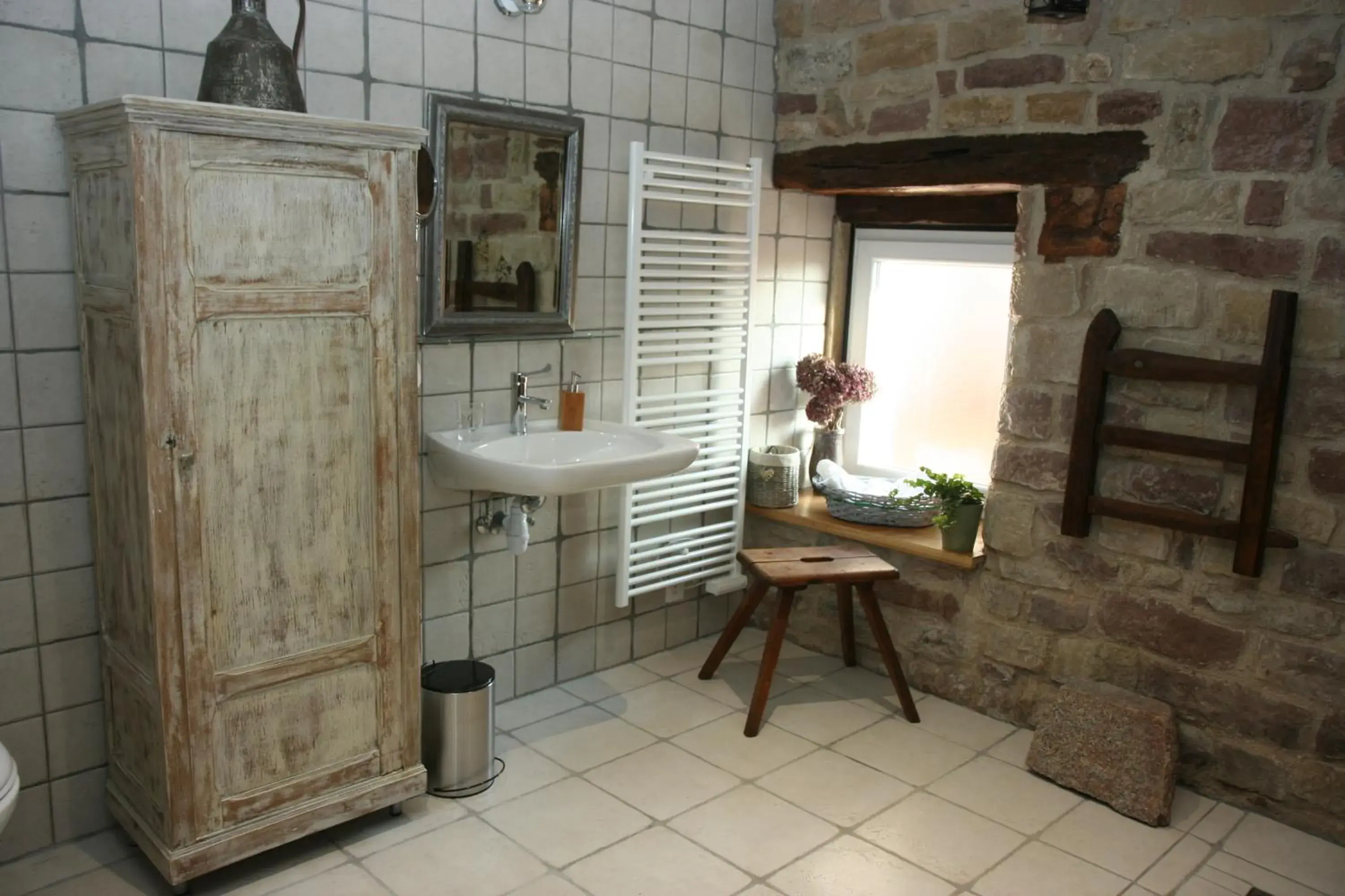 Double Room with Private Bathroom - single occupancy in Hagebuche Double Room with Private Bathroom - single occupancy in Hagebuche