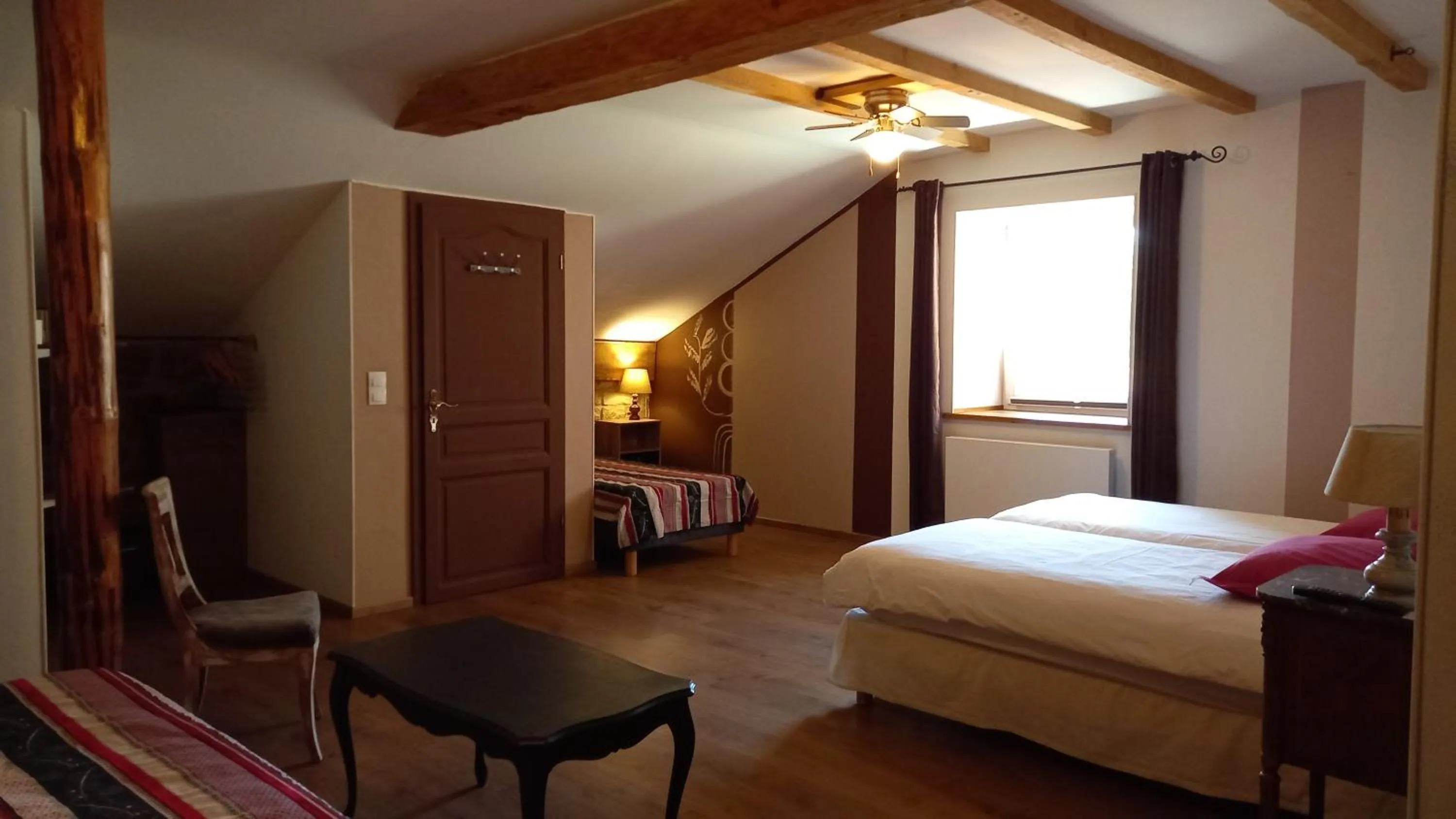 Photo of the whole room, Bed in Hagebuche