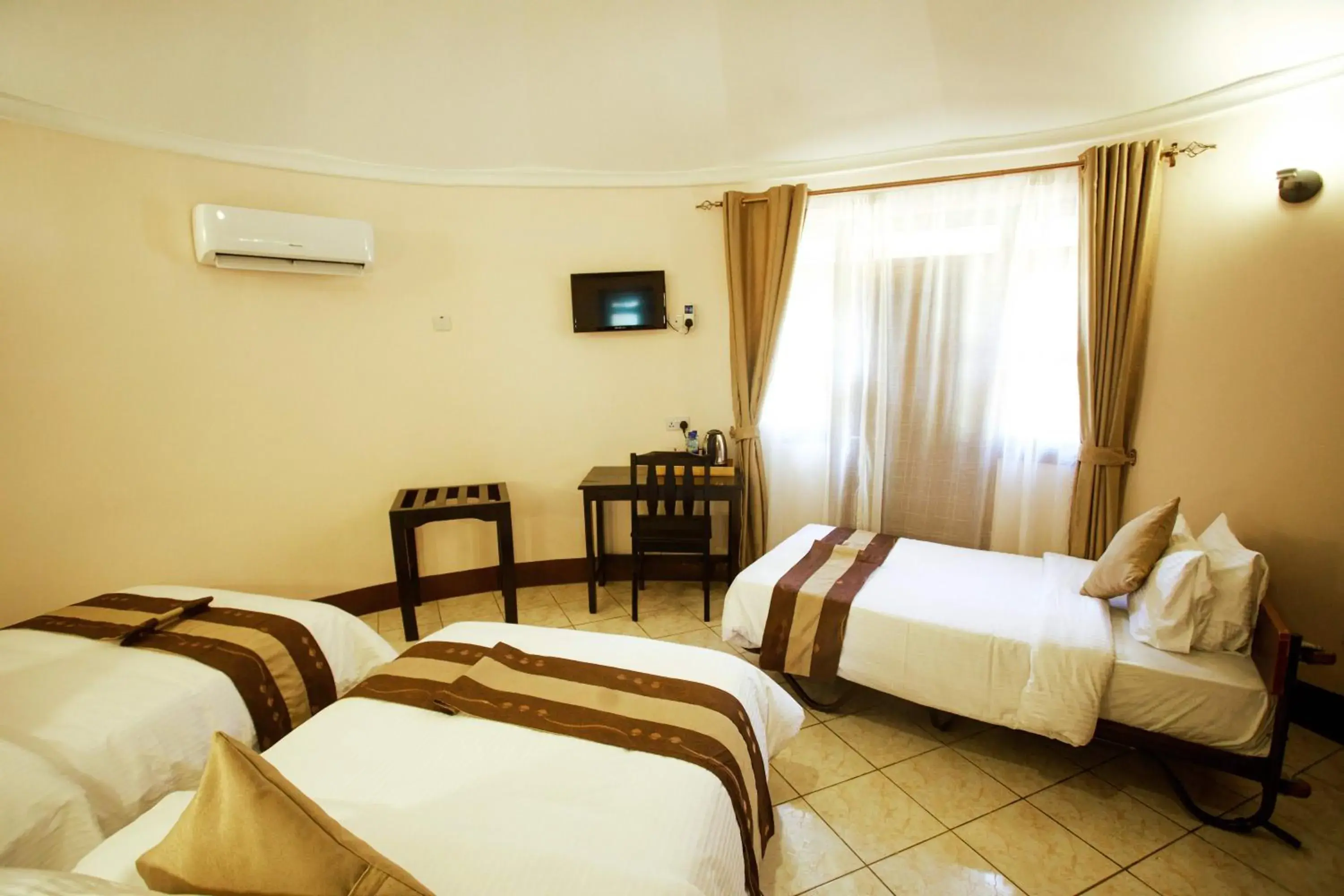 Bed in Keys Hotel Bed in Keys Hotel