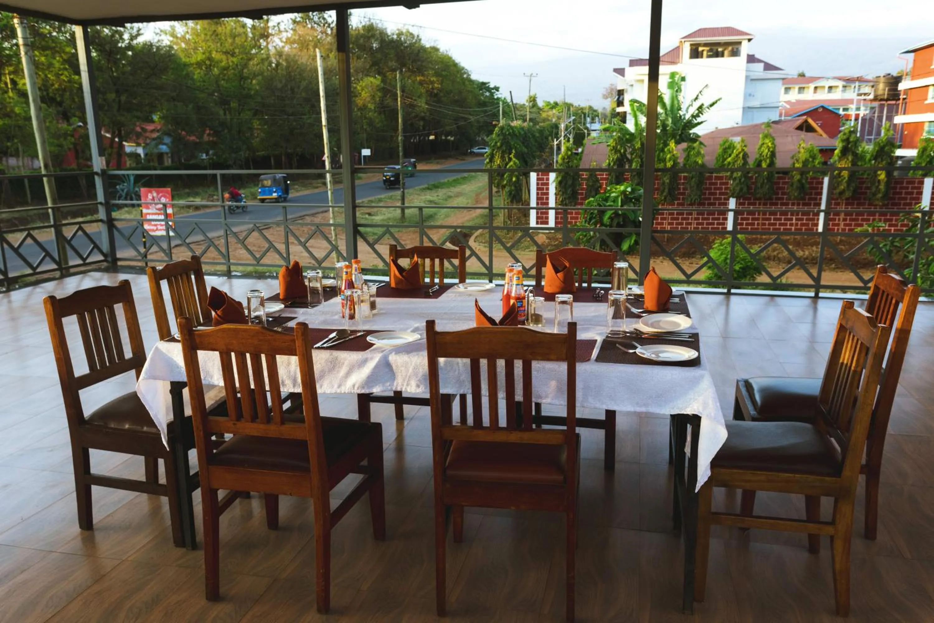 Restaurant/places to eat in Keys Hotel