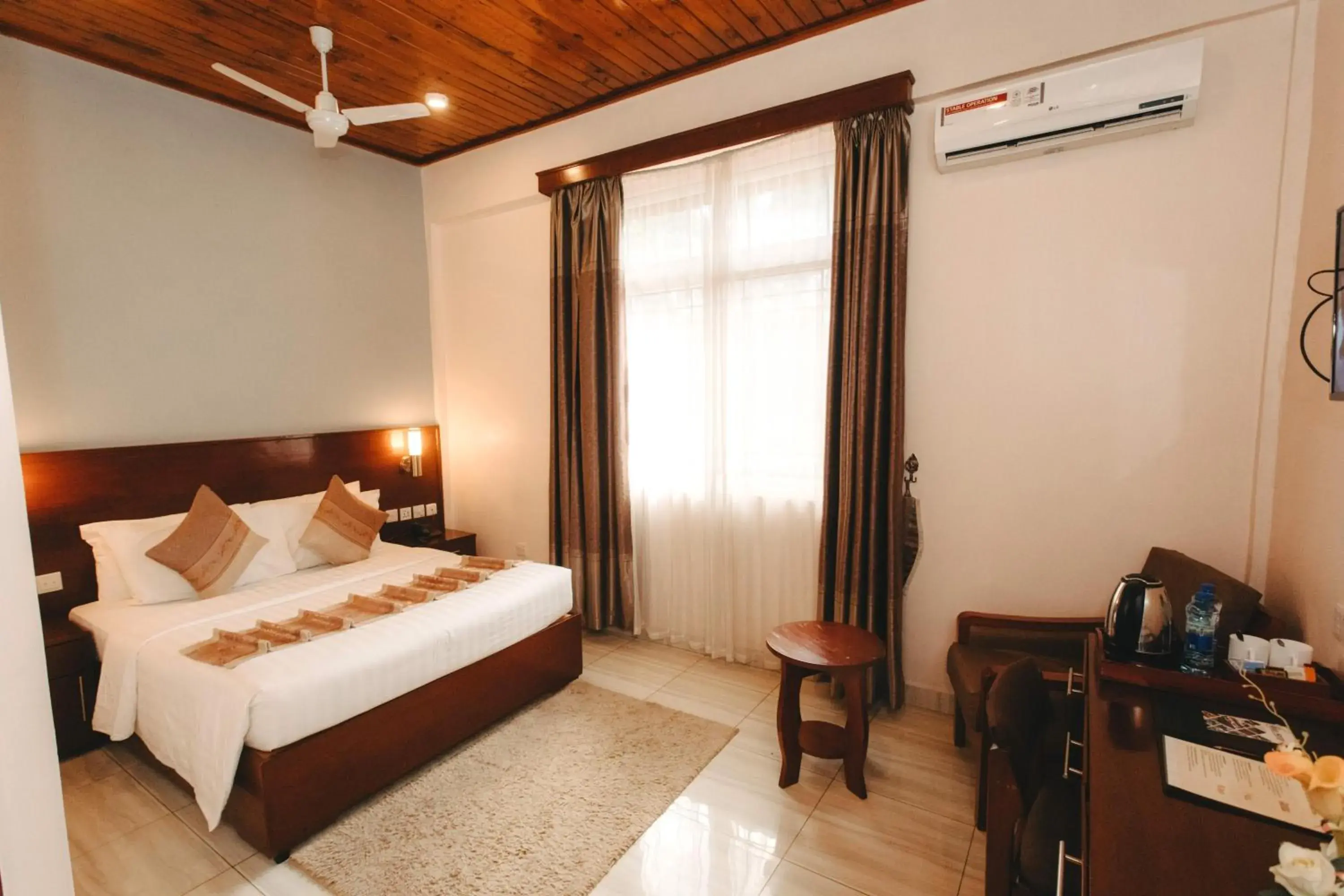 Bedroom, Bed in Keys Hotel Bedroom, Bed in Keys Hotel