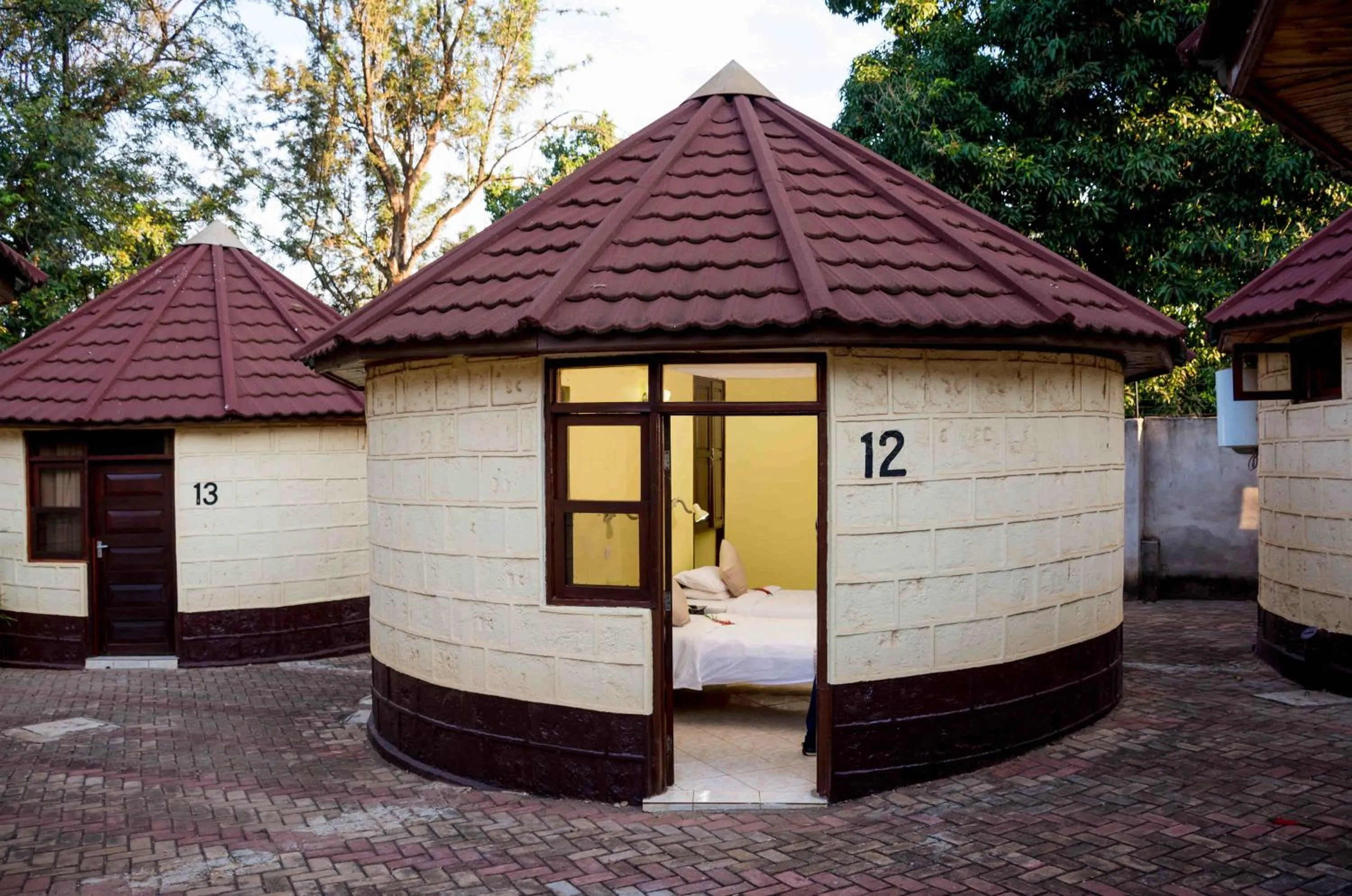 Facade/entrance in Keys Hotel