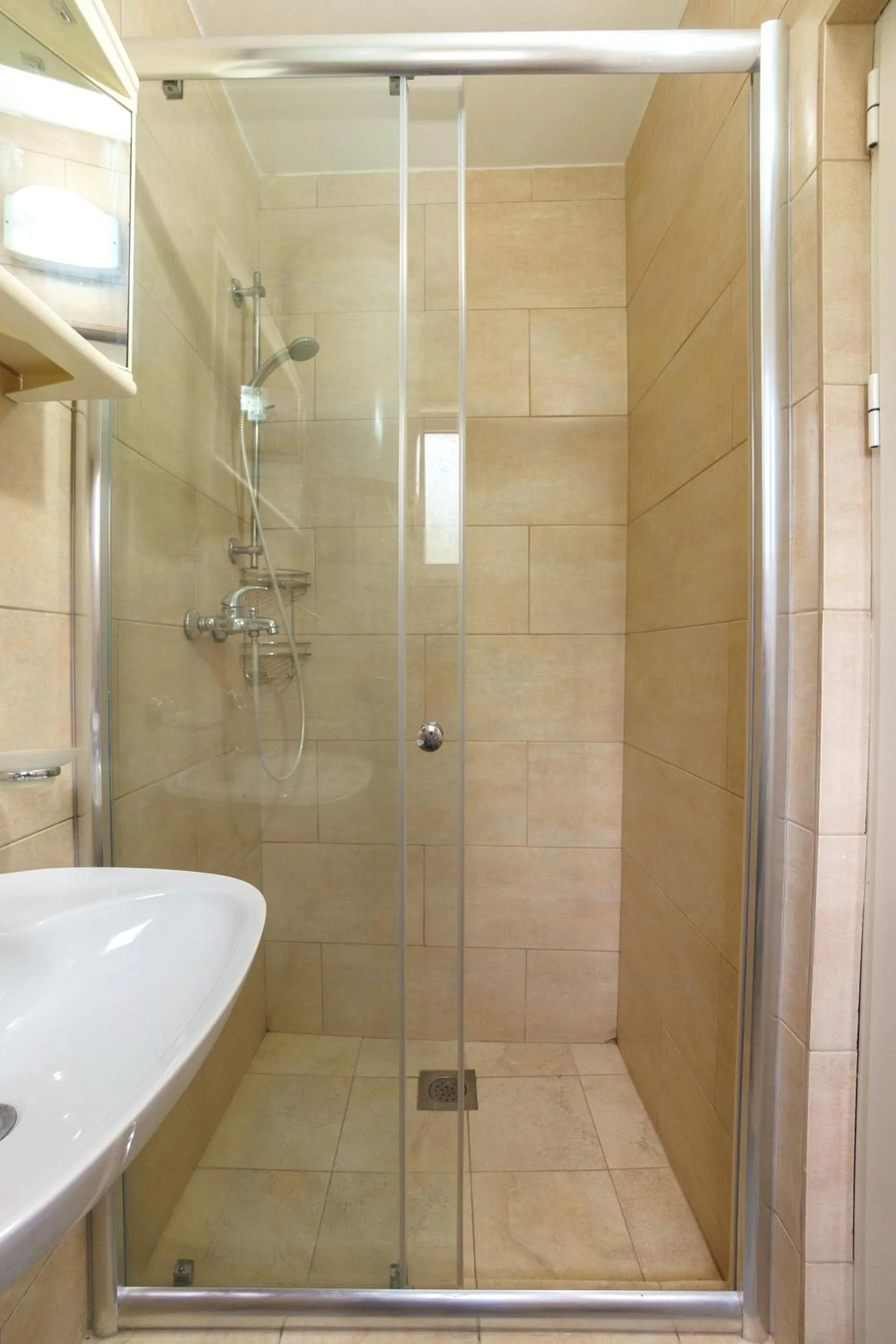 Shower in Apartments Lora