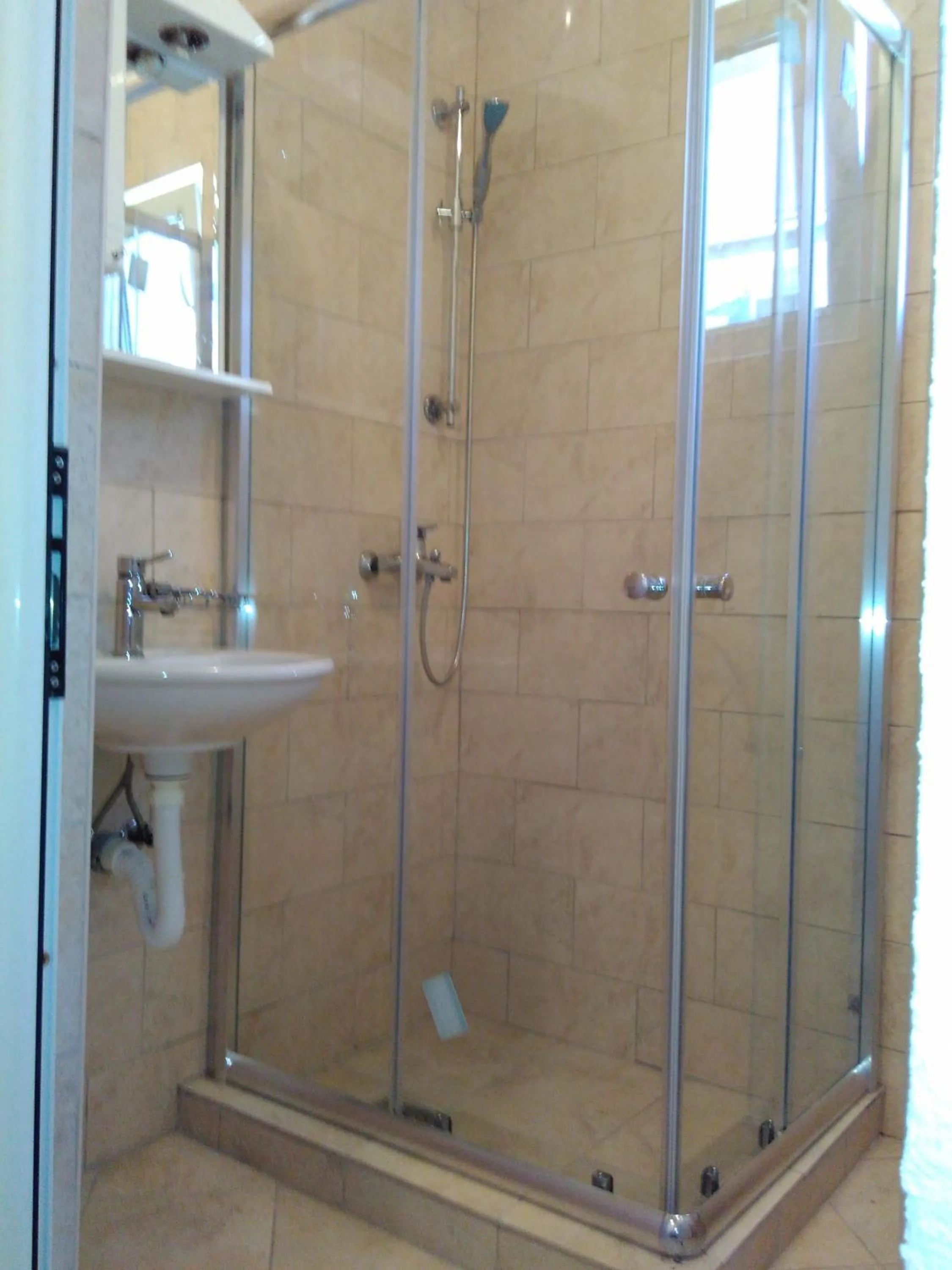 Shower in Apartments Lora