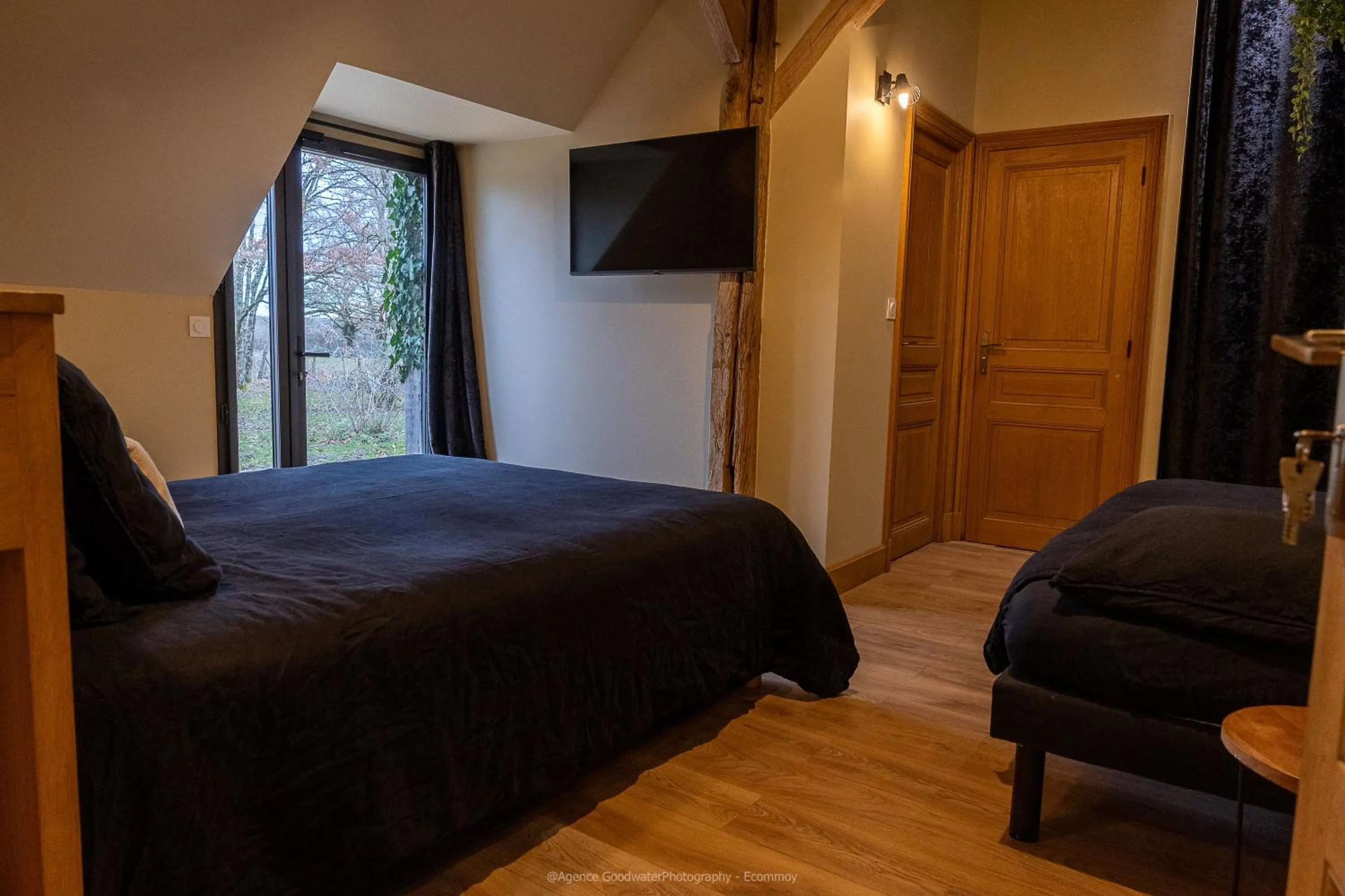 Bed in La Grange de Léonie Chambres d'hôtes Piscine et Spa Calme et à 5min A71 A20 A85