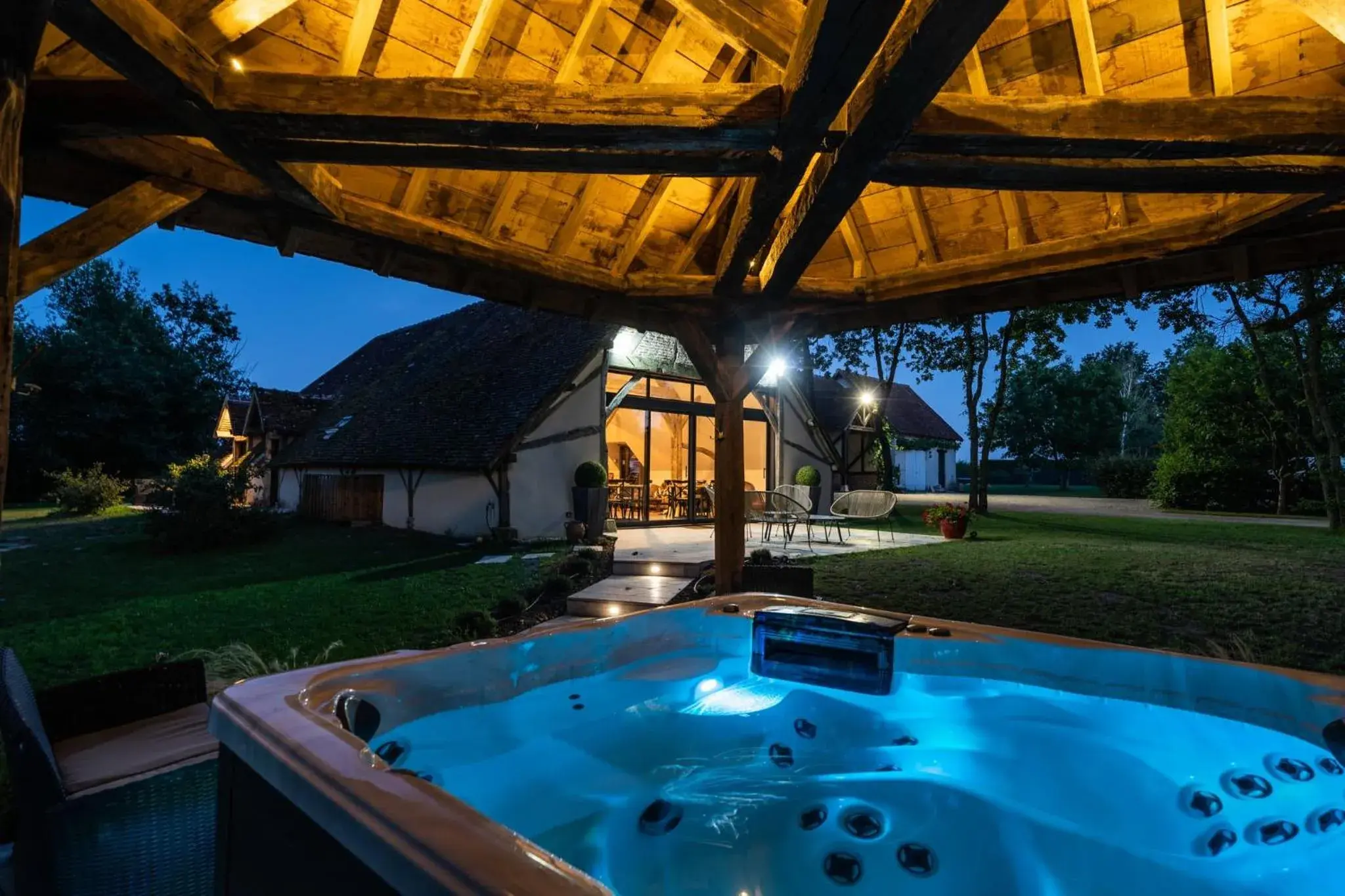 La Grange de Léonie Chambres d'hôtes Piscine et Spa Calme et à 5min A71 A20 A85 La Grange de Léonie Chambres d'hôtes Piscine et Spa Calme et à 5min A71 A20 A85