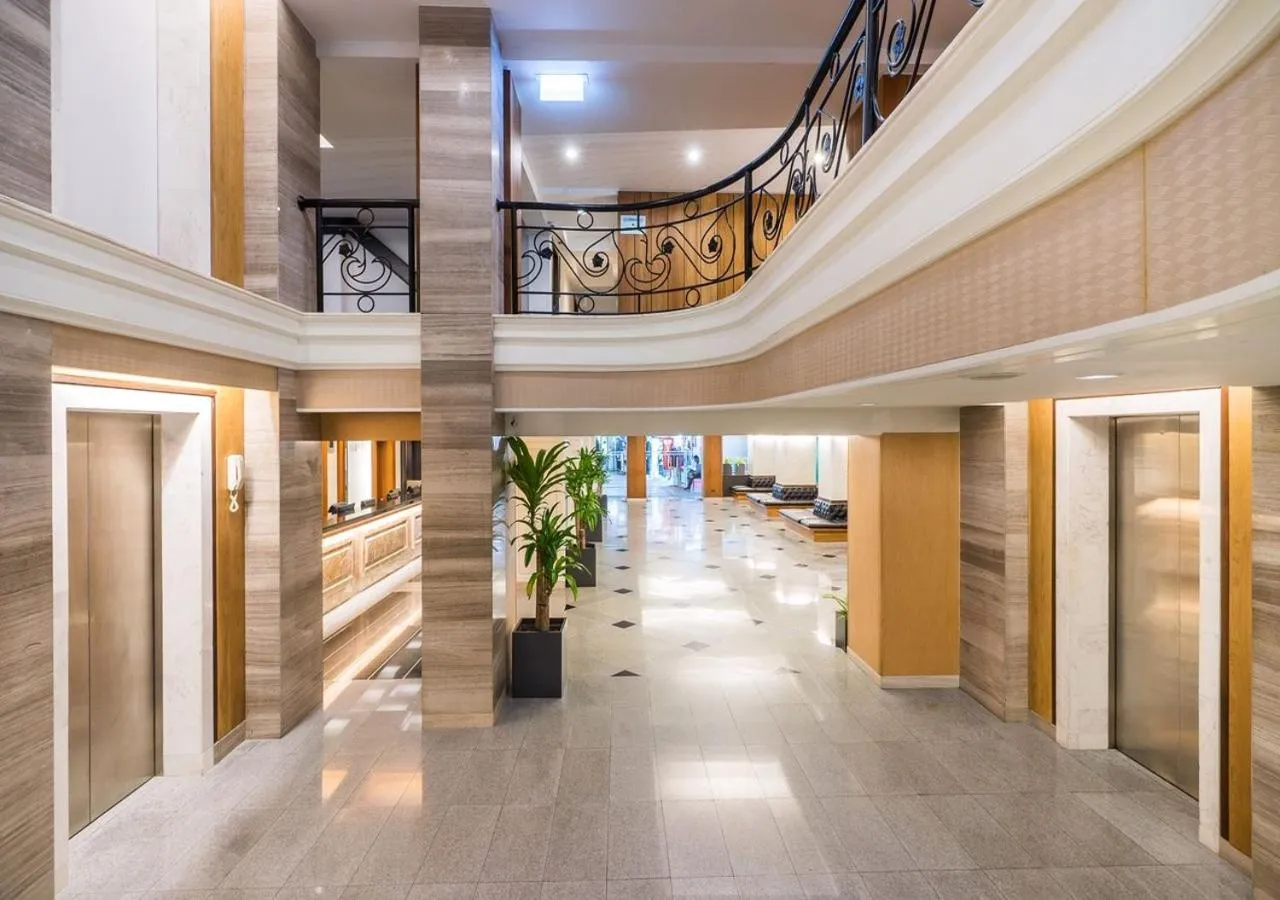 Lobby or reception in Dang Derm In The Park Khaosan