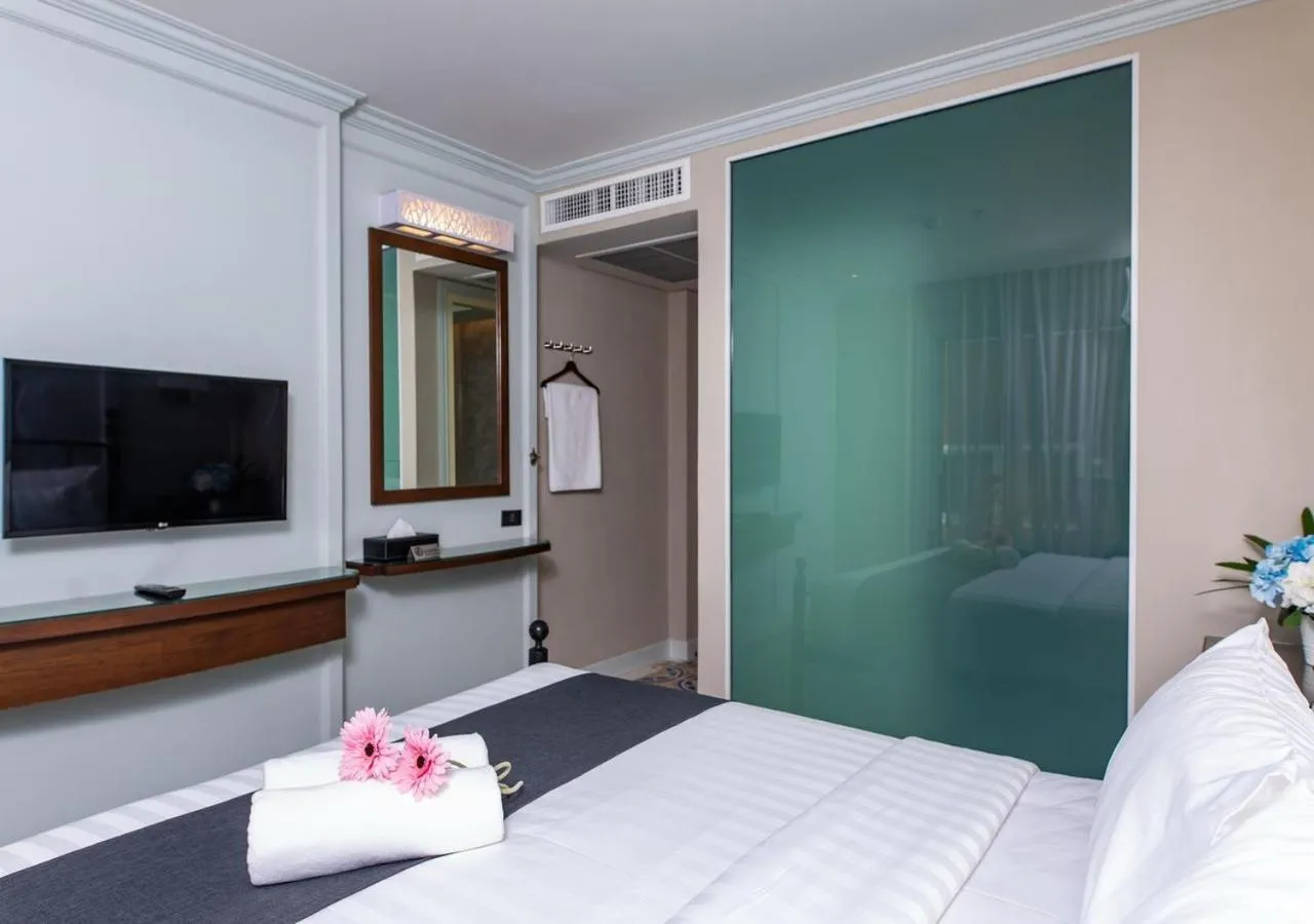 Bedroom, Bed in Dang Derm In The Park Khaosan