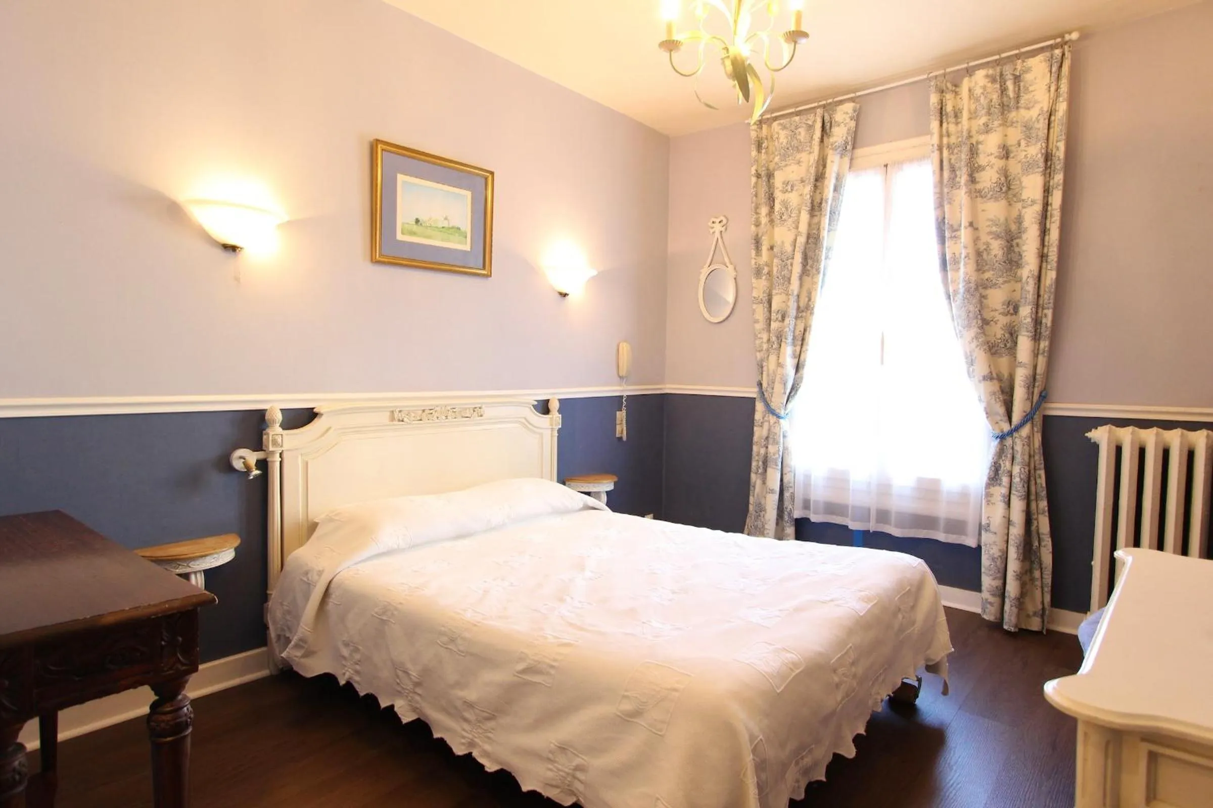 Bedroom, Bed in Hôtel Chopin