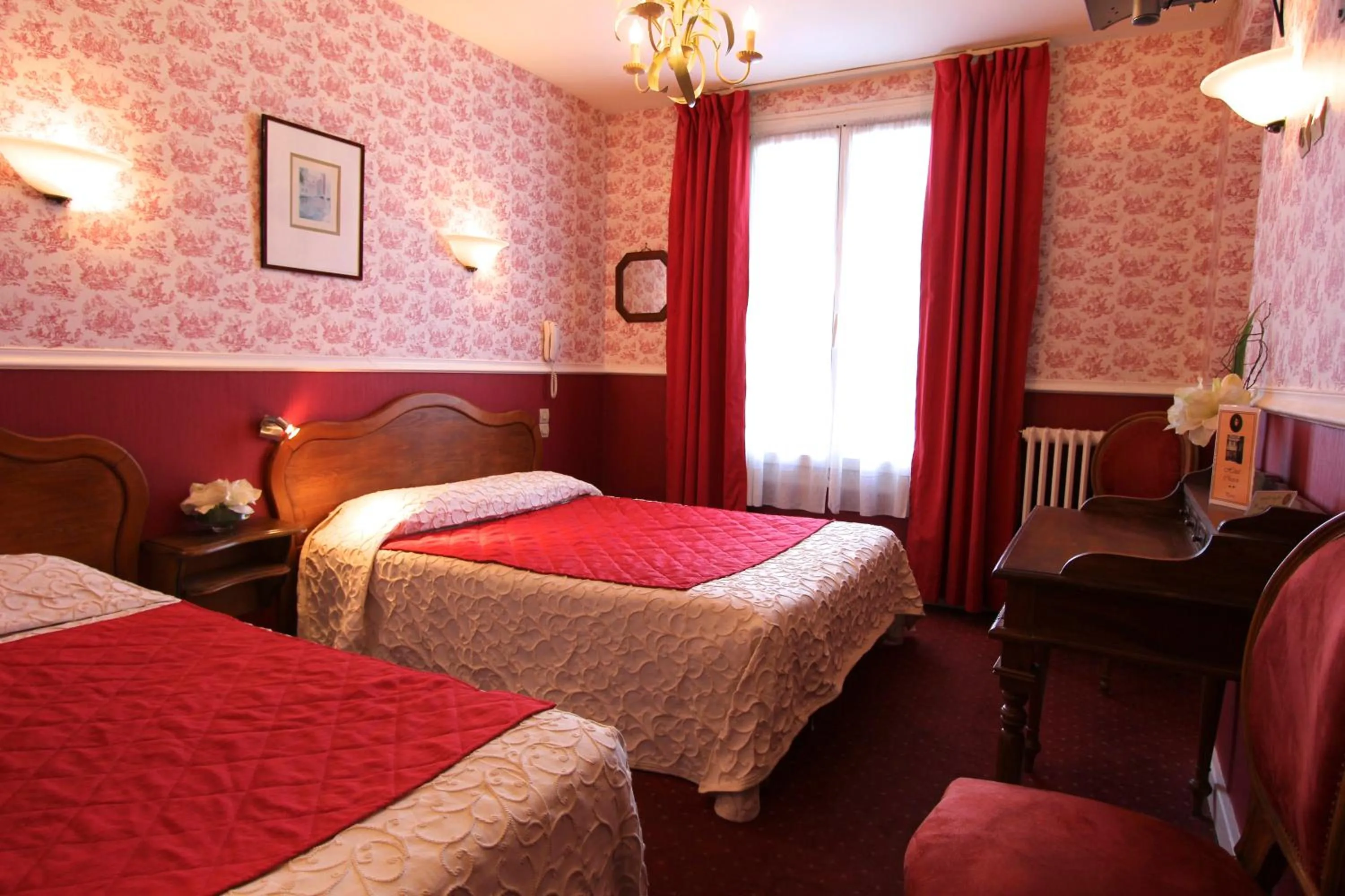 Bedroom, Bed in Hôtel Chopin