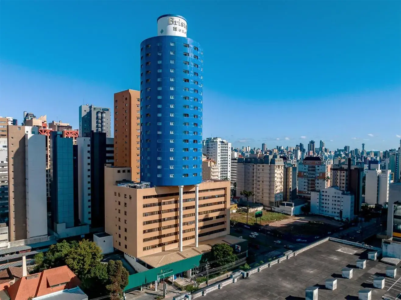 Bird's eye view in Bristol Brasil 500 Curitiba Batel Bird's eye view in Bristol Brasil 500 Curitiba Batel