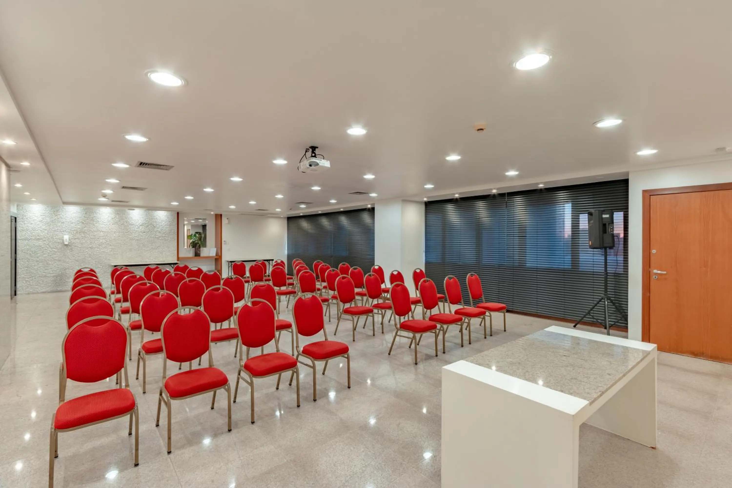 Business facilities in Bristol Brasil 500 Curitiba Batel