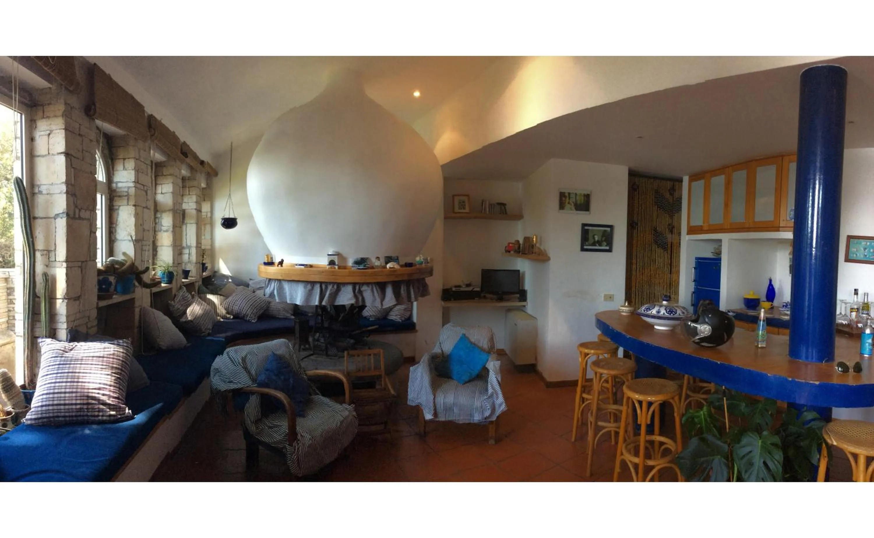 Communal lounge/ TV room in Villa sull'Acqua