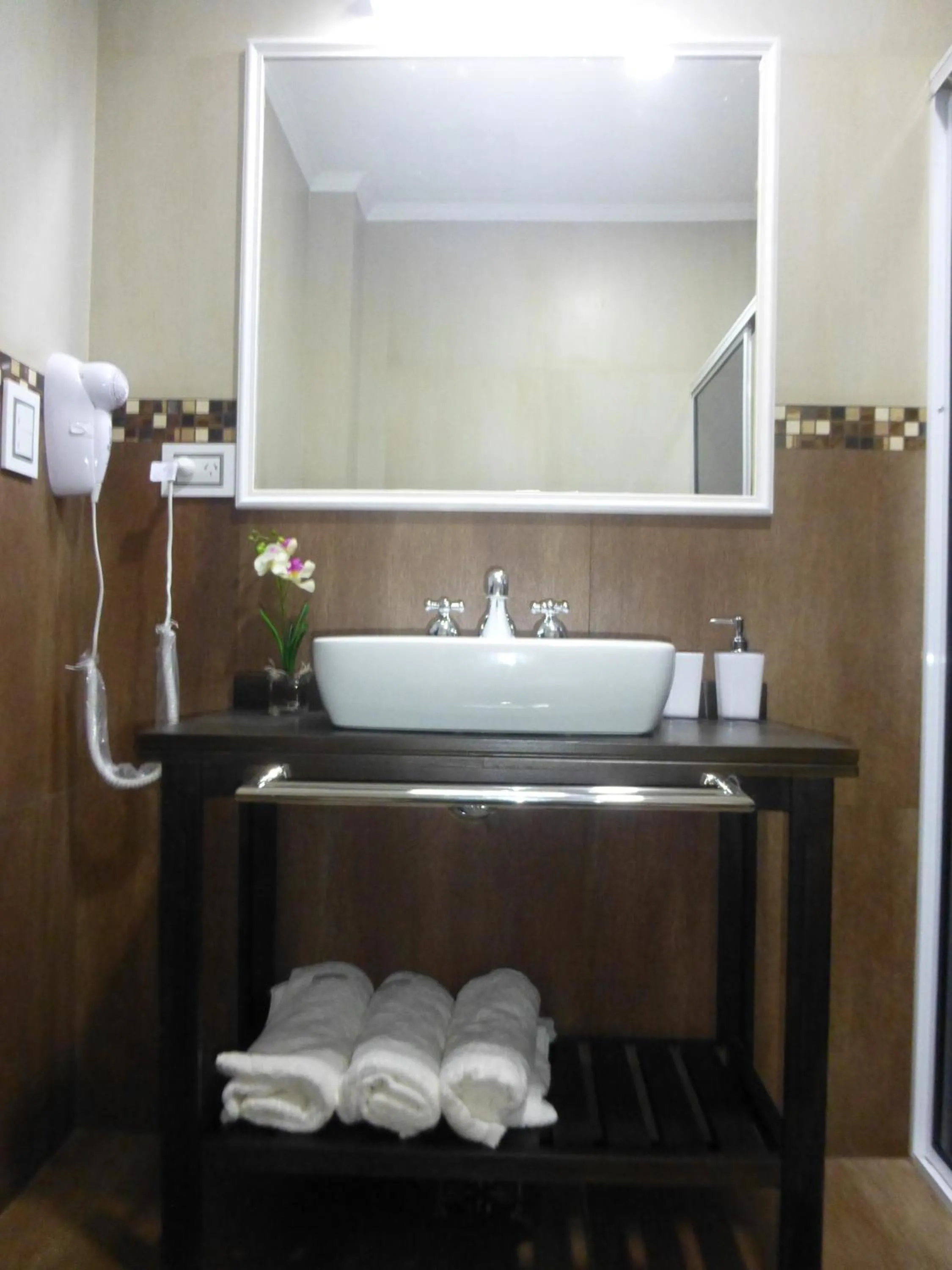 Deluxe Double Room with Extra Bed in Posada del Angú