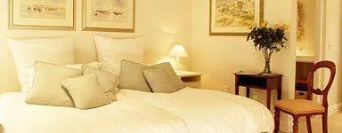 Bed in Isola Bella Guest House