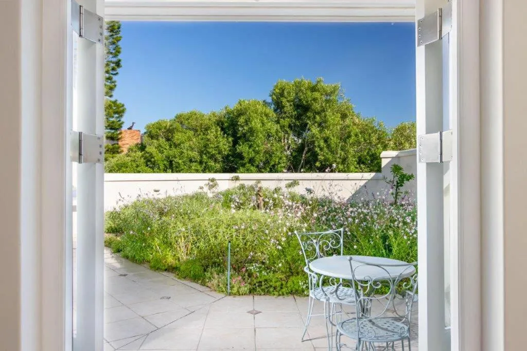 Isola Bella Guest House