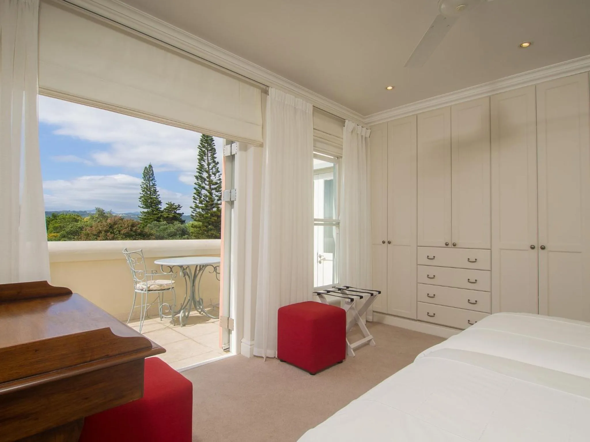 Bed in Isola Bella Guest House