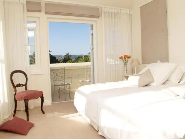 Bed in Isola Bella Guest House