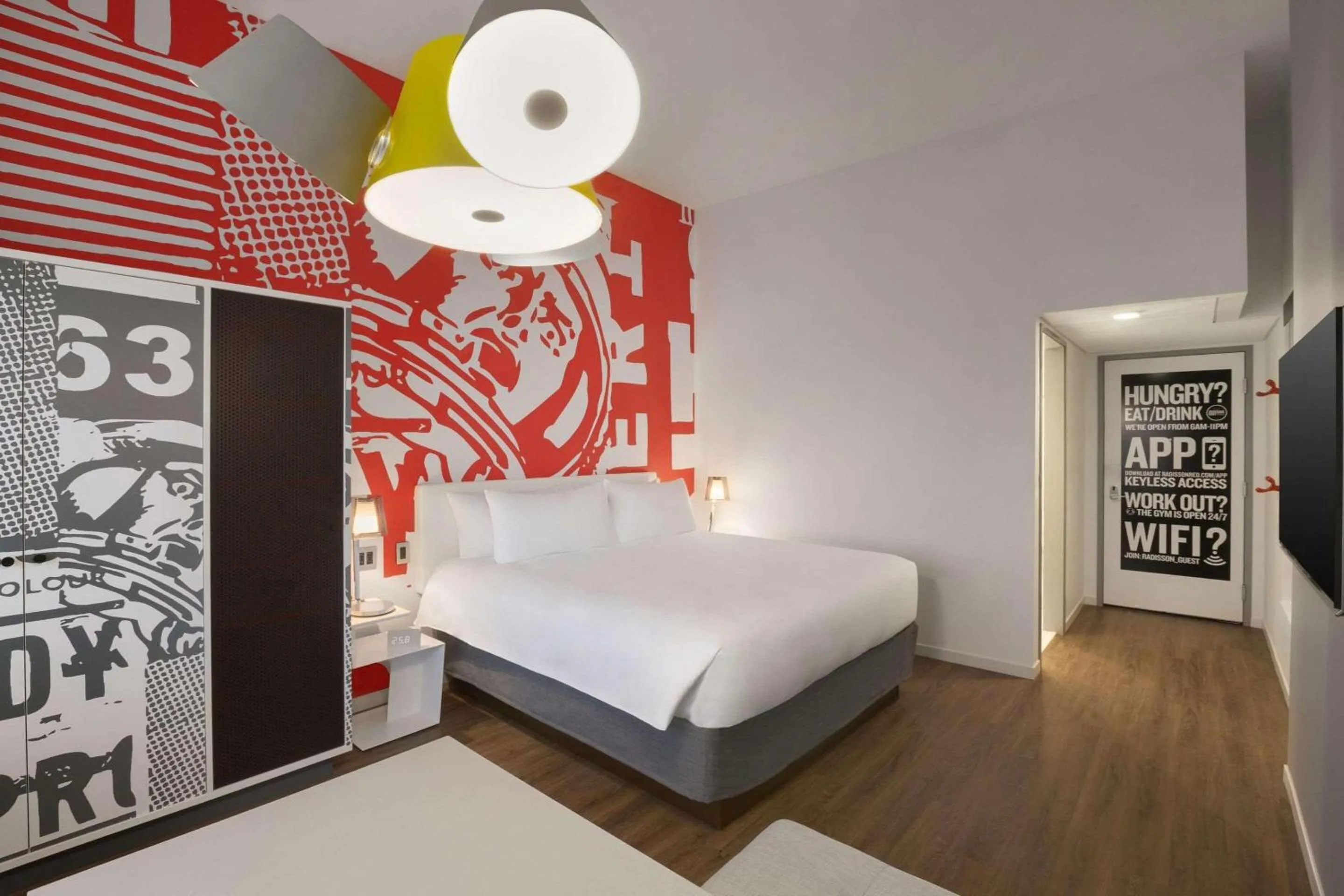 Bedroom, Bed in Radisson Red Minneapolis Downtown