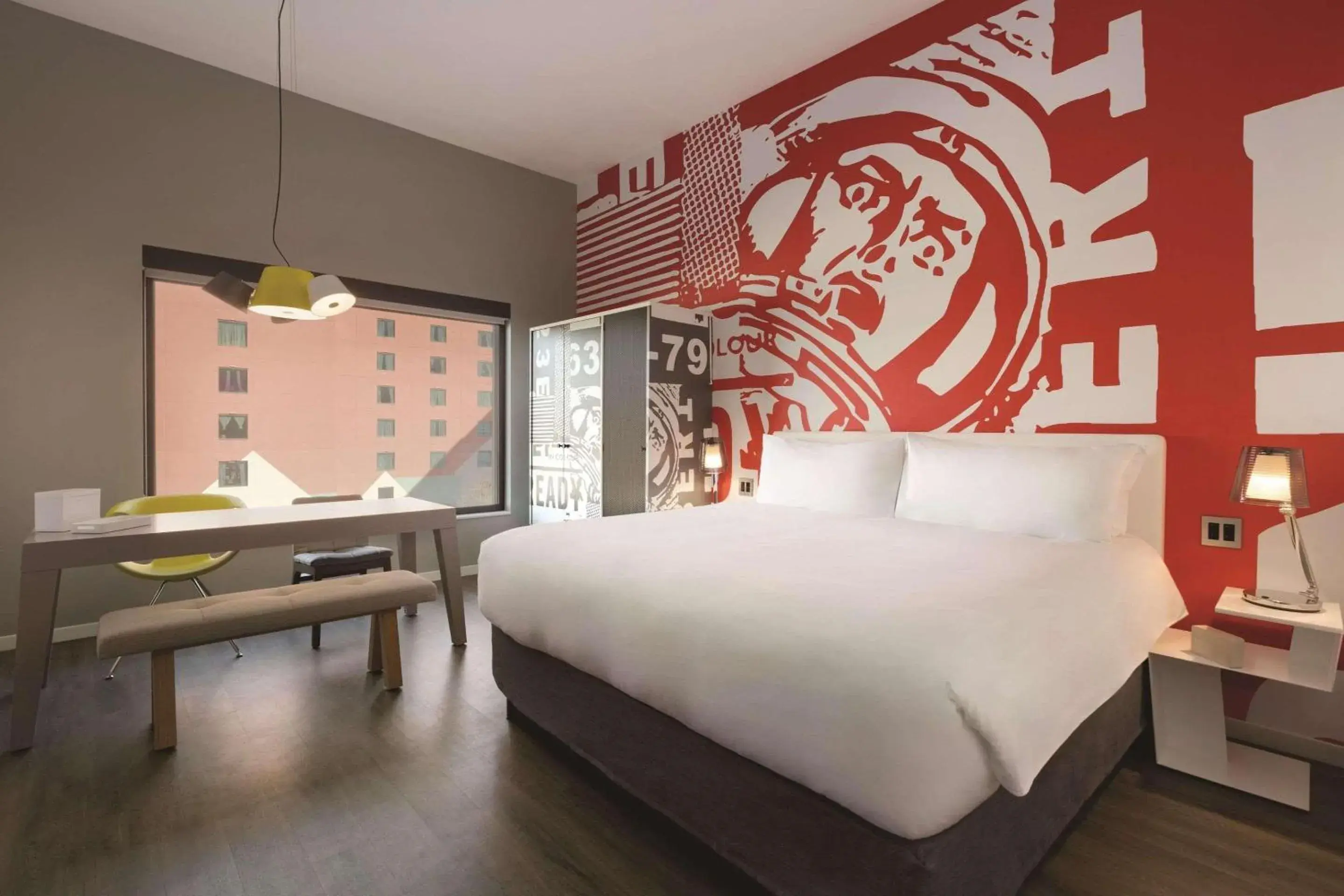 Bedroom, Bed in Radisson Red Minneapolis Downtown Bedroom, Bed in Radisson Red Minneapolis Downtown