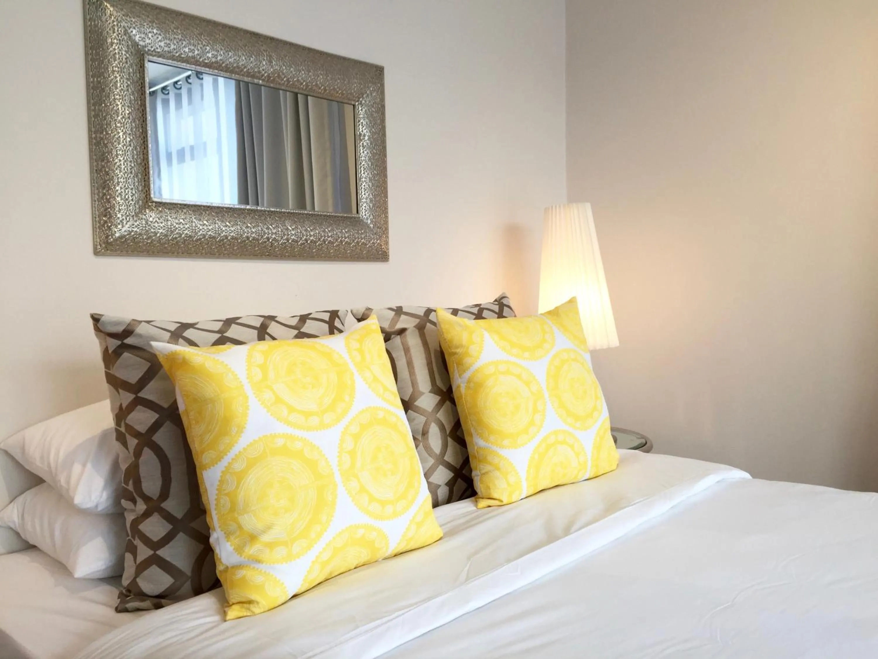 Bedroom, Bed in Urban Oasis At The Four Seasons