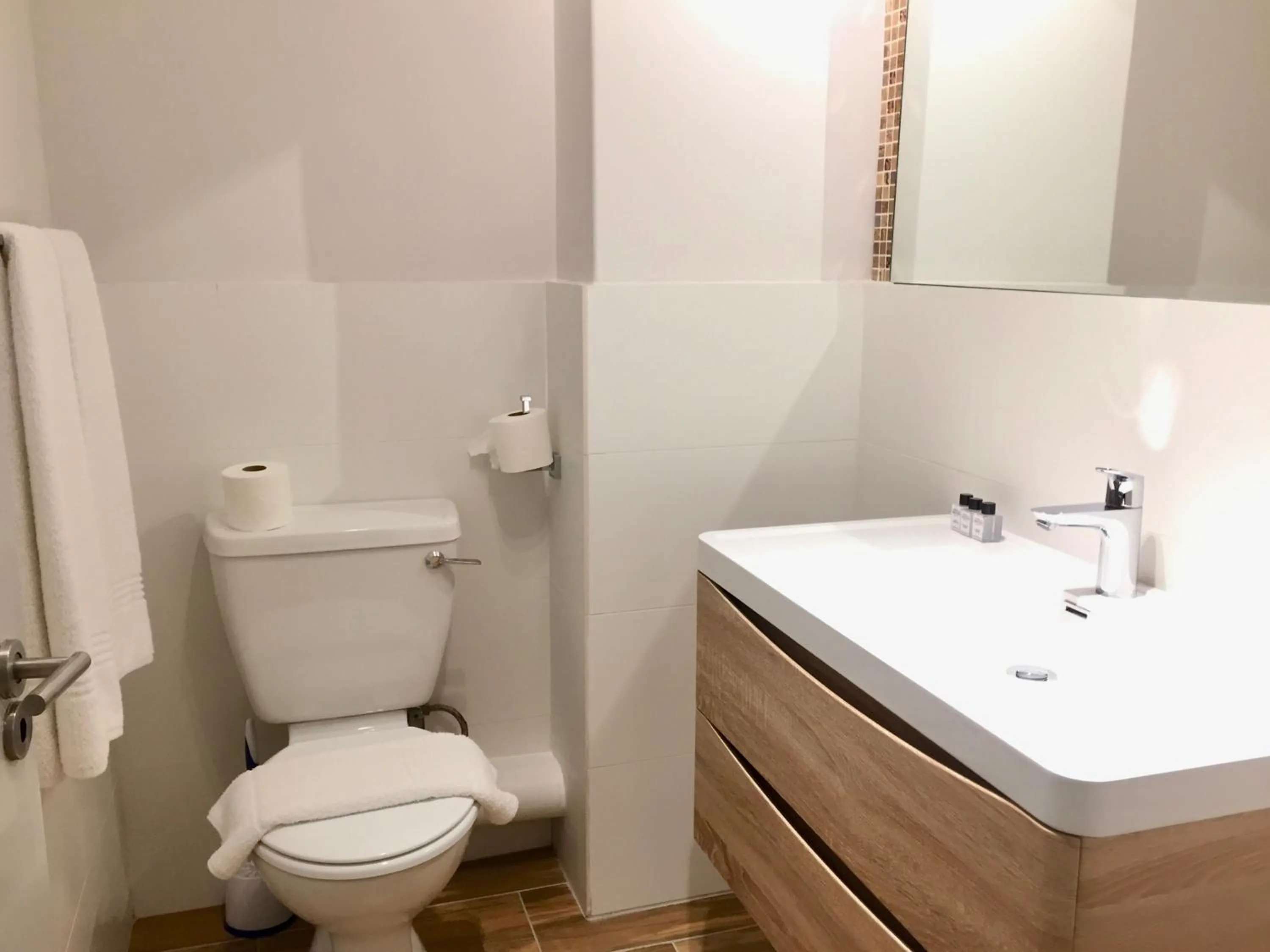 Shower in Urban Oasis At The Four Seasons