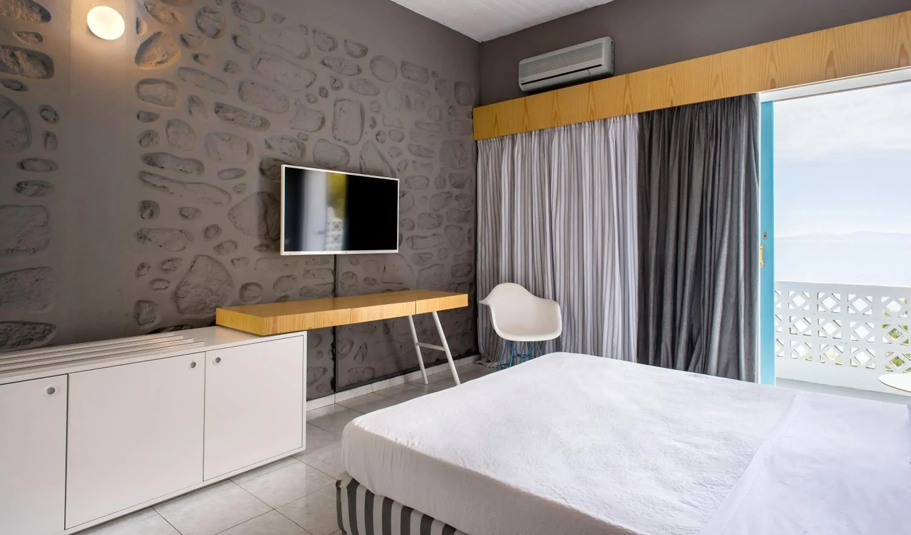 Day, Bed in Alkistis Beach Hotel - Designed for Adults Day, Bed in Alkistis Beach Hotel - Designed for Adults