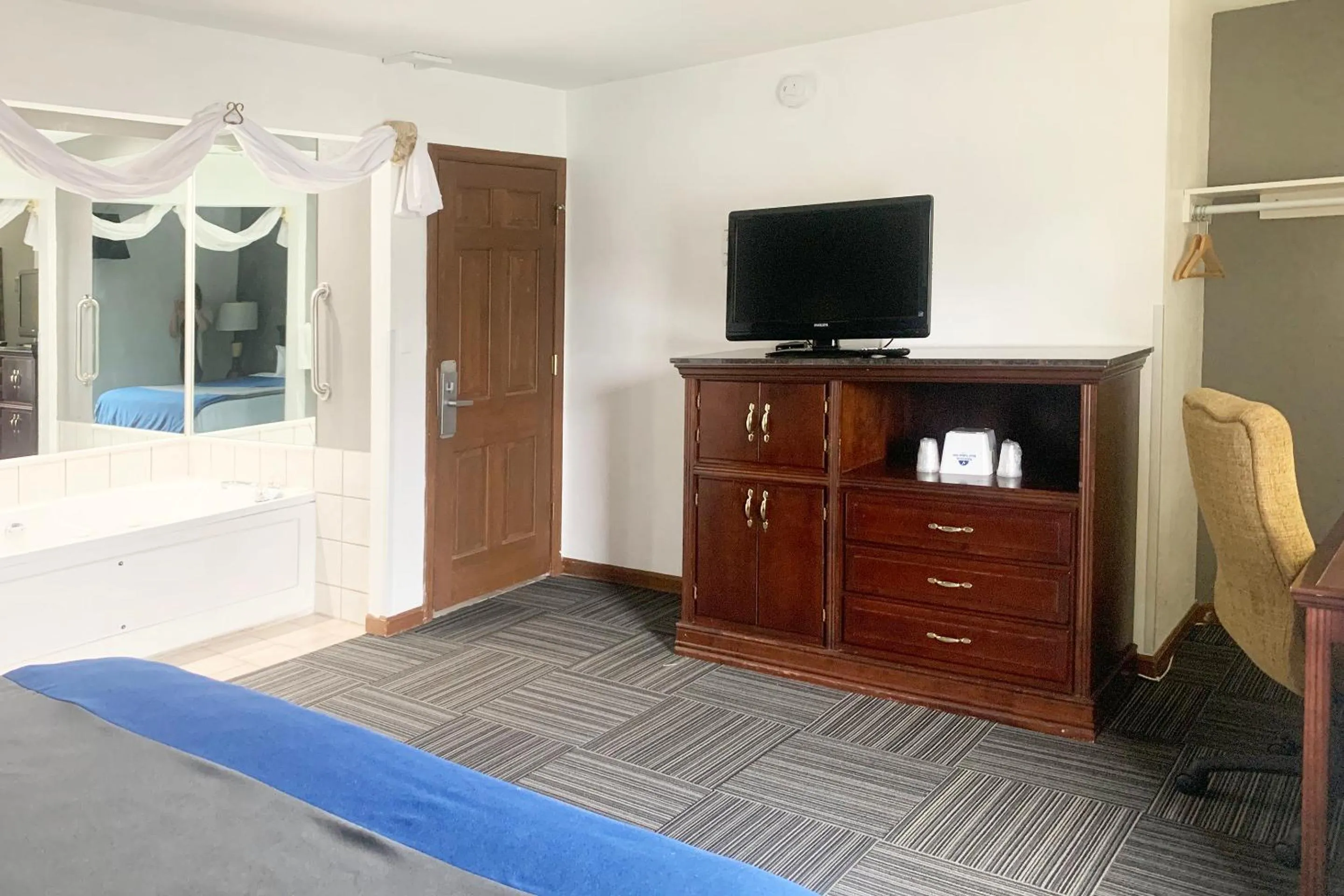 TV and multimedia in Lakeview Inn