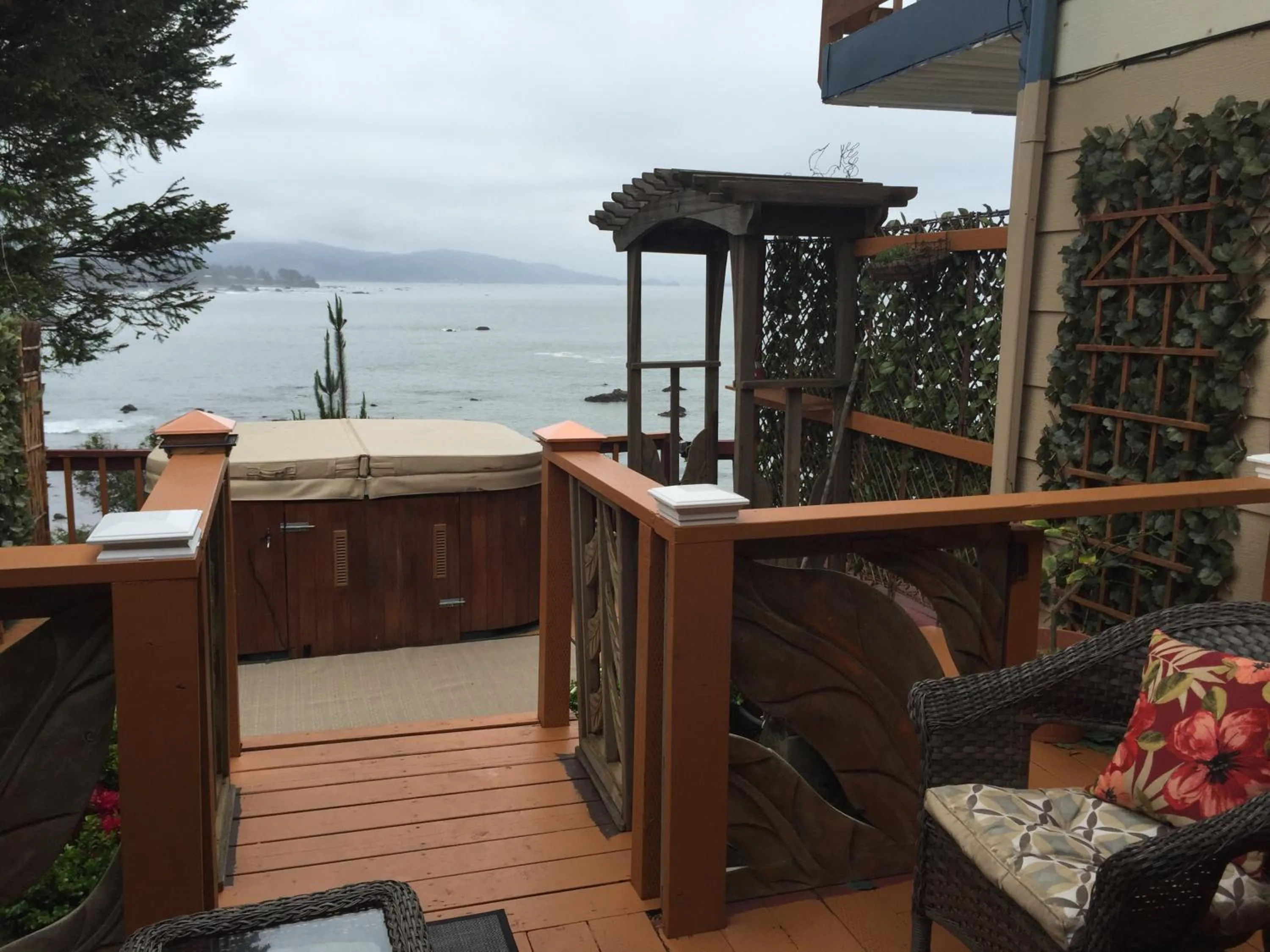Deluxe Queen Suite in Mermaid's Muse Bed and Breakfast