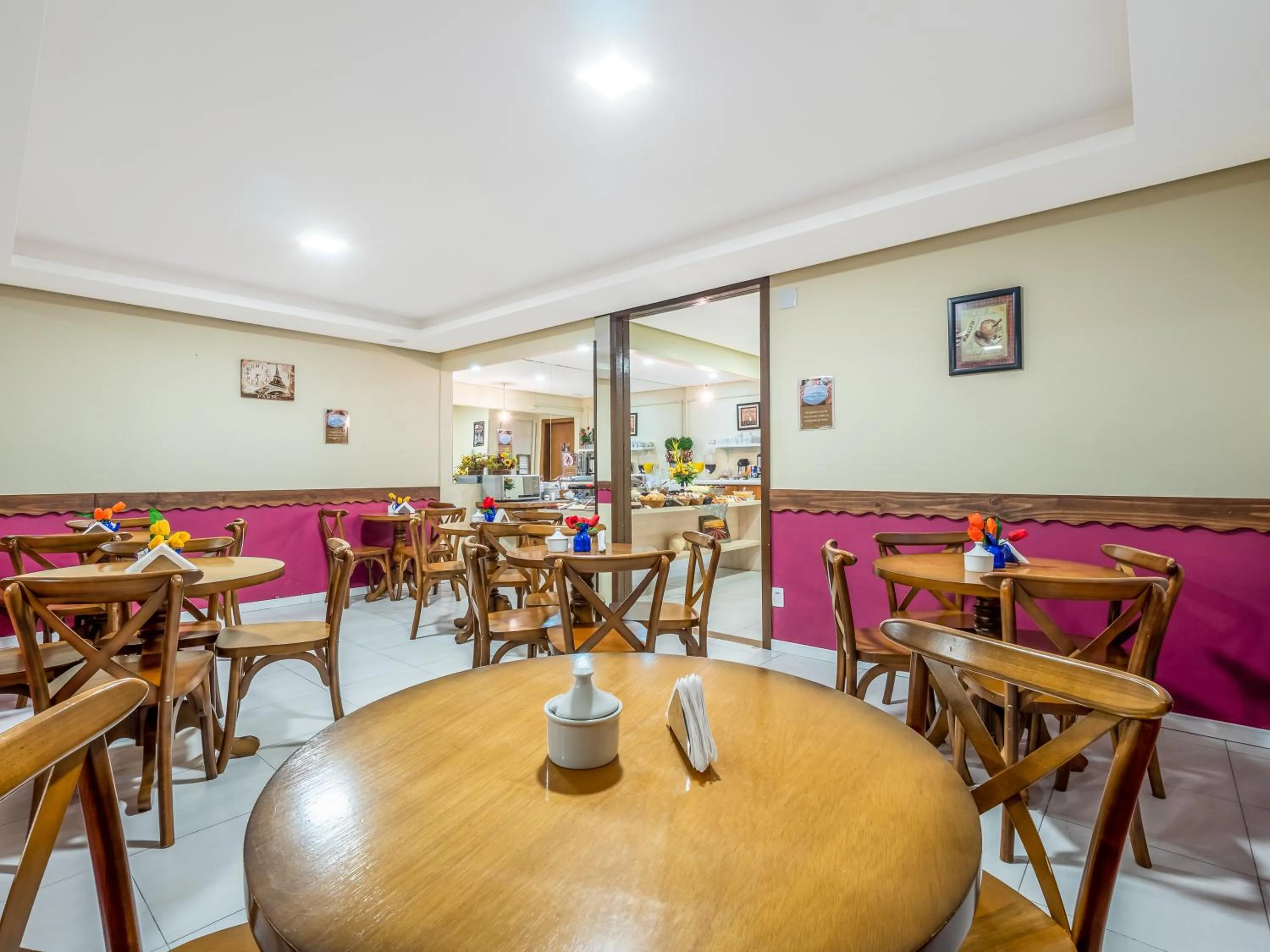 Restaurant/places to eat in Alameda Alegra Hotel