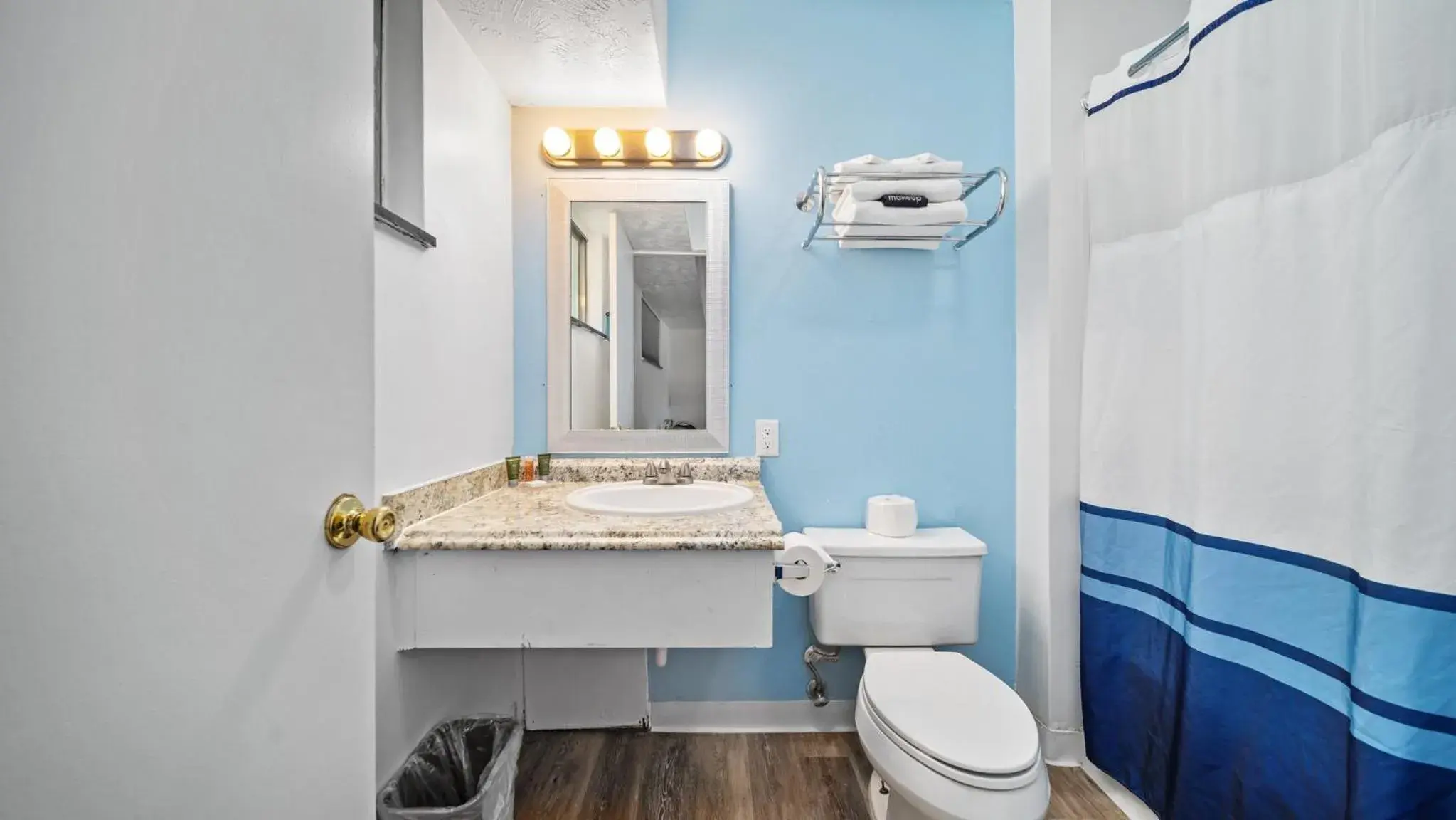 Deluxe Double Room in Grand Traverse Motel Deluxe Double Room in Grand Traverse Motel