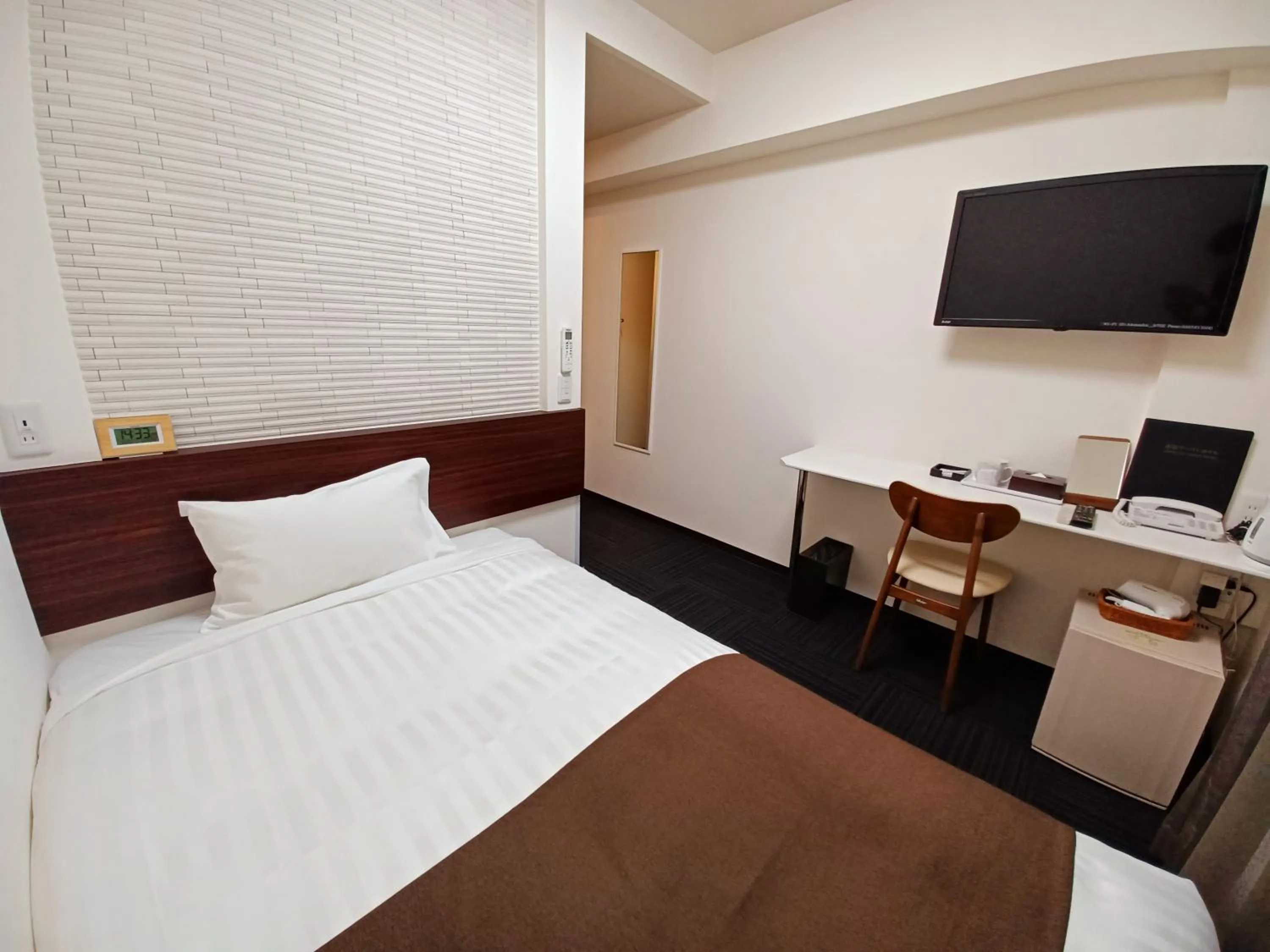 Photo of the whole room, Bed in Akasaka Urban Hotel