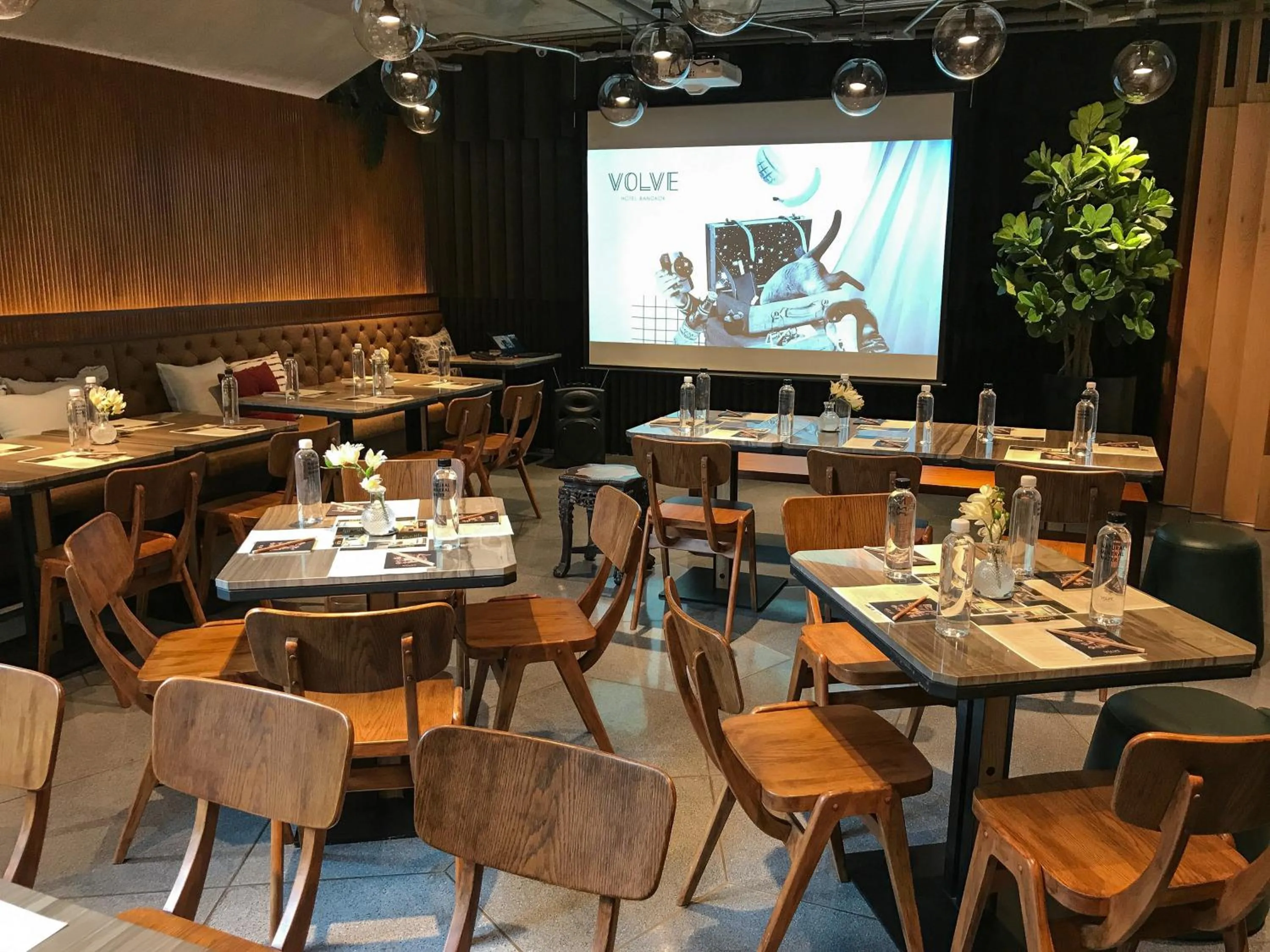 Restaurant/places to eat in Volve Hotel Bangkok