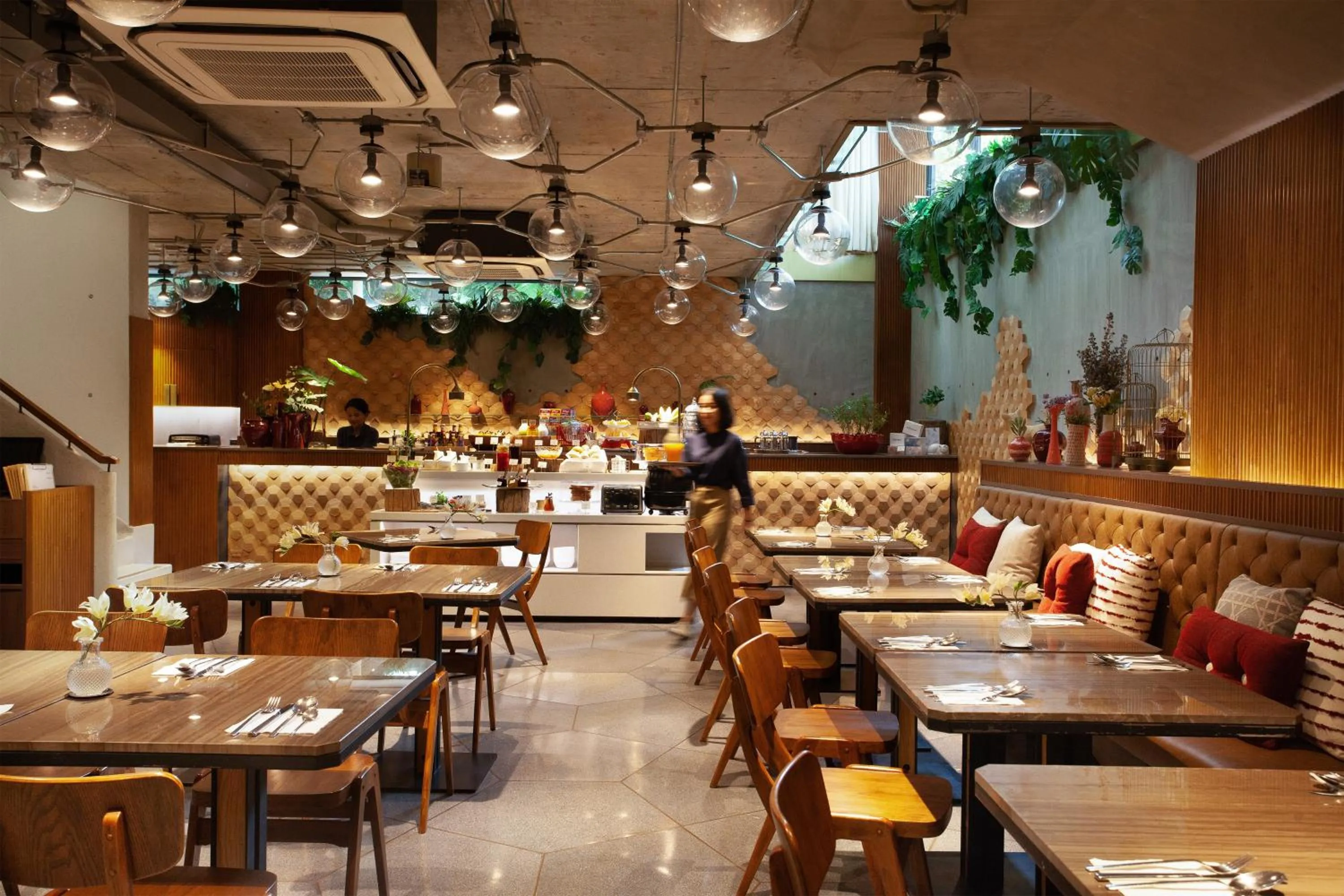 Restaurant/places to eat in Volve Hotel Bangkok