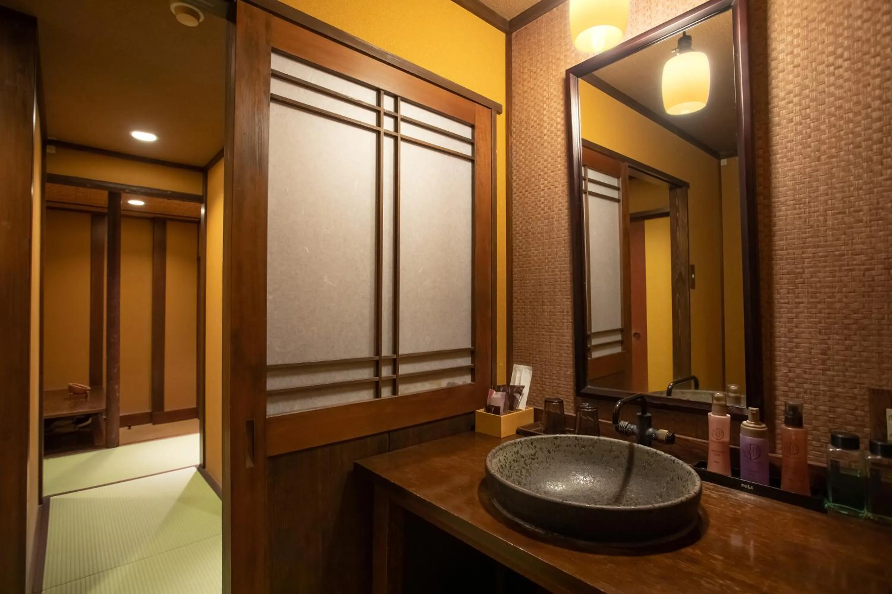 Bathroom in Izu atagawa Yubana mankai -Adult Only-