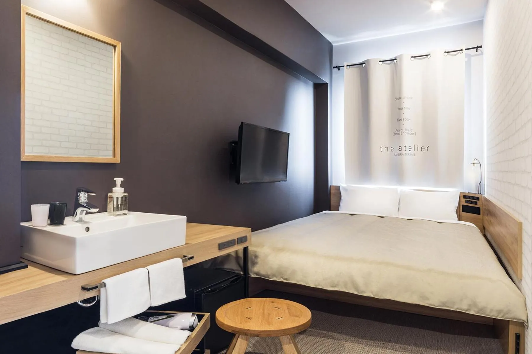 Photo of the whole room, Bed in Sakura Terrace The Atelier