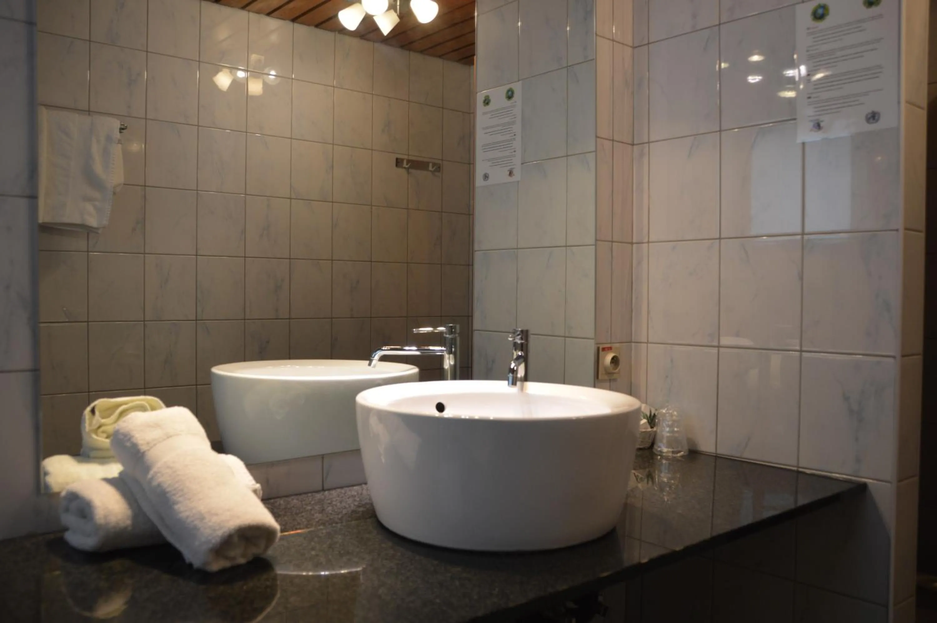 Bathroom in De Basiliek