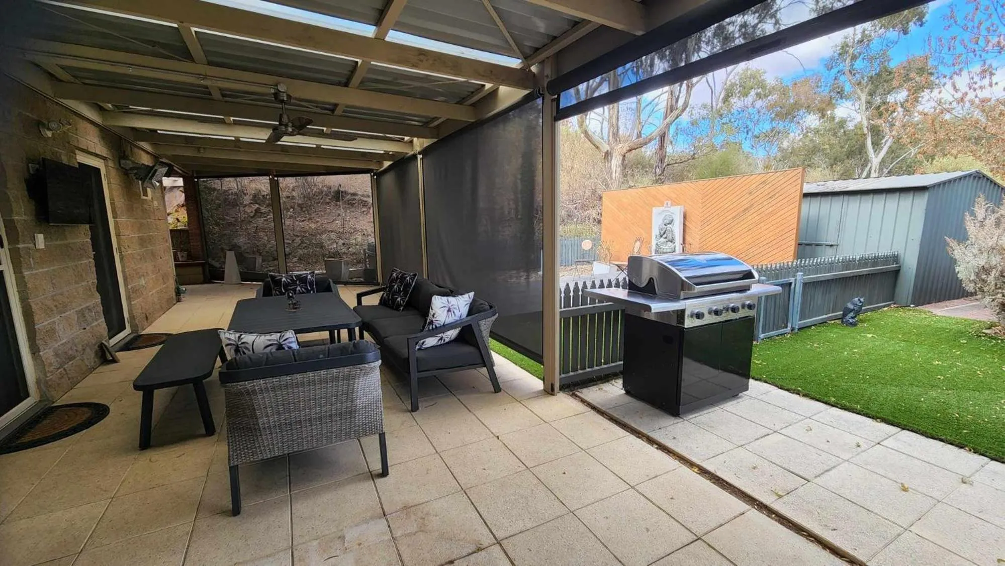 Communal lounge/ TV room in Riesling Trail & Clare Valley Cottages