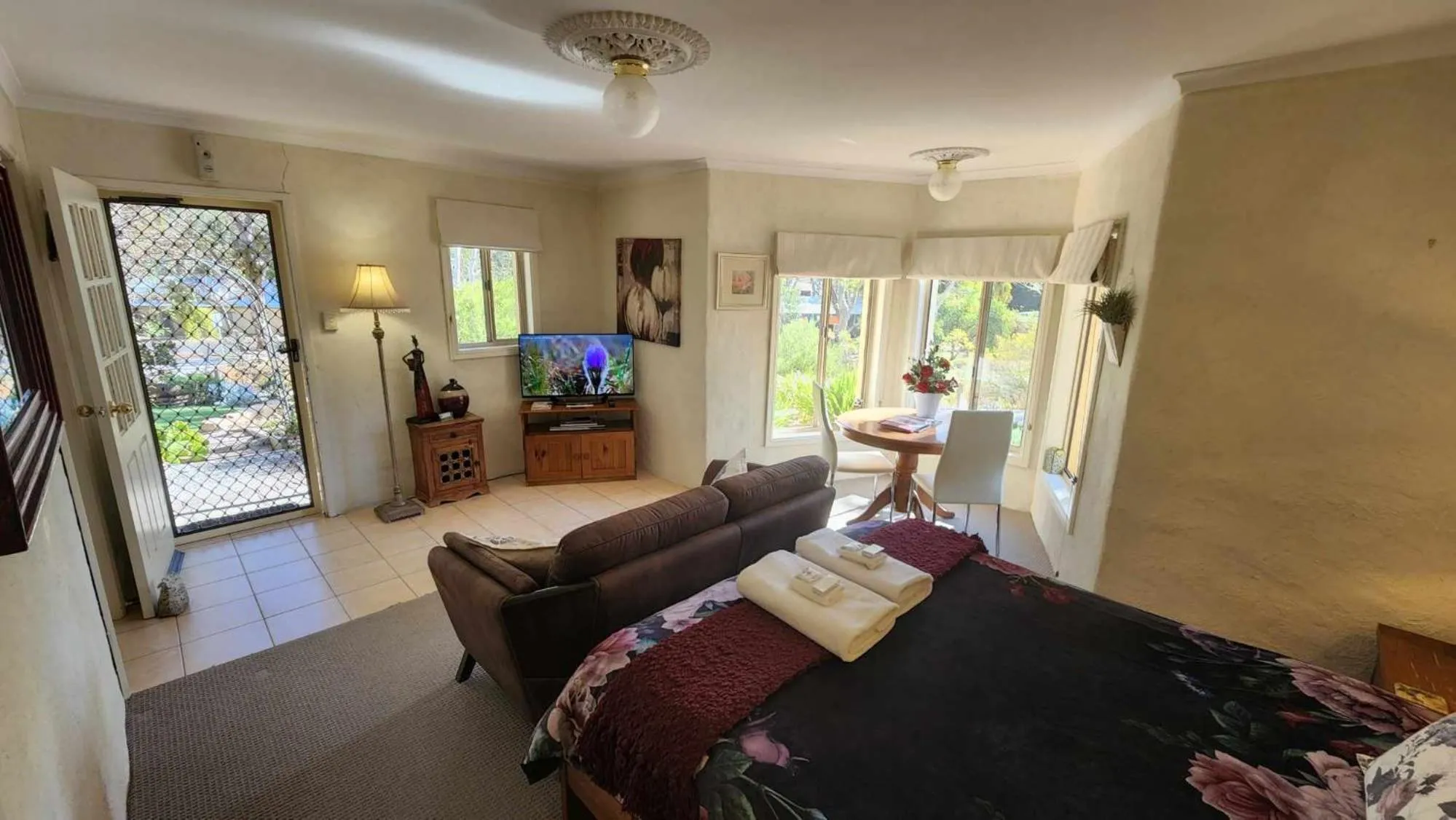 Facade/entrance, Bed in Riesling Trail & Clare Valley Cottages