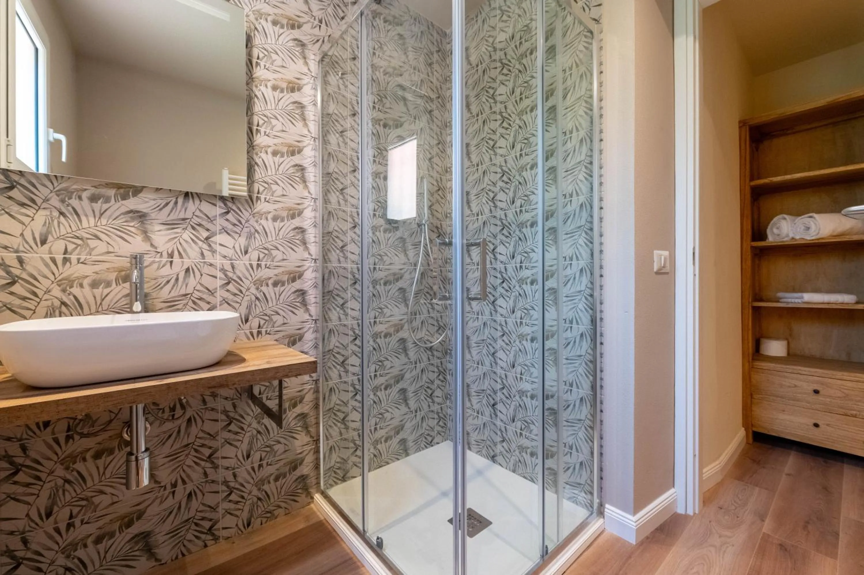 Bathroom in Gian Paul Hotel