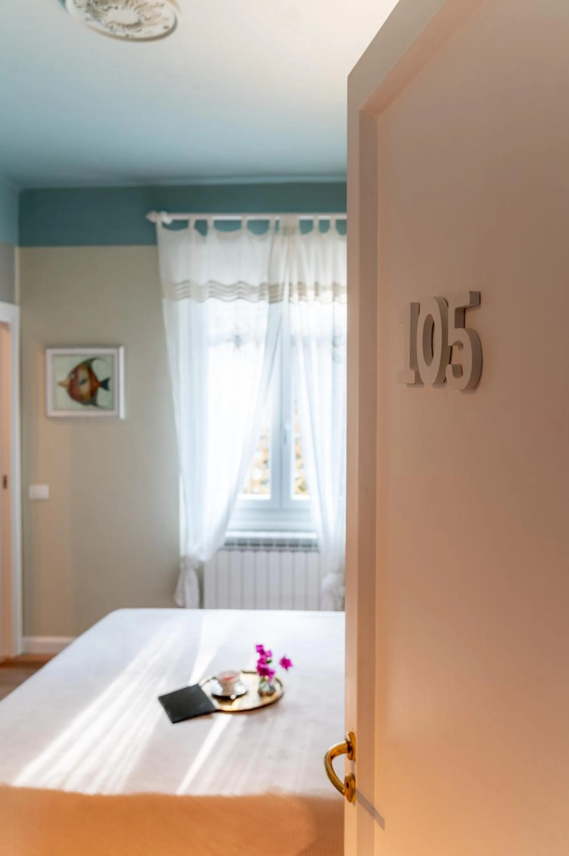 Facade/entrance, Bed in Gian Paul Hotel