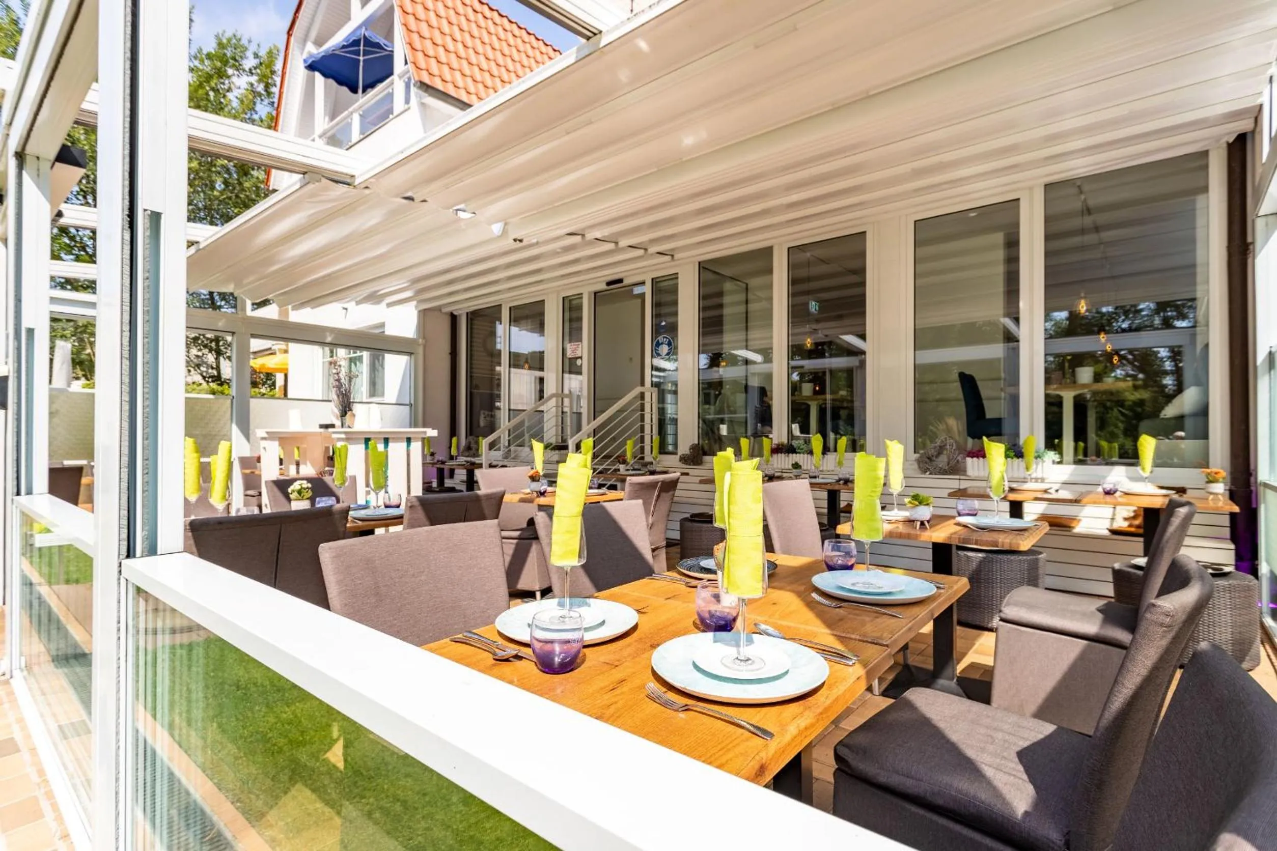 Restaurant/places to eat in Ferienwohnung Ursula in der Villa zum Kronprinzen direkt gegenüber der Saarow Therme