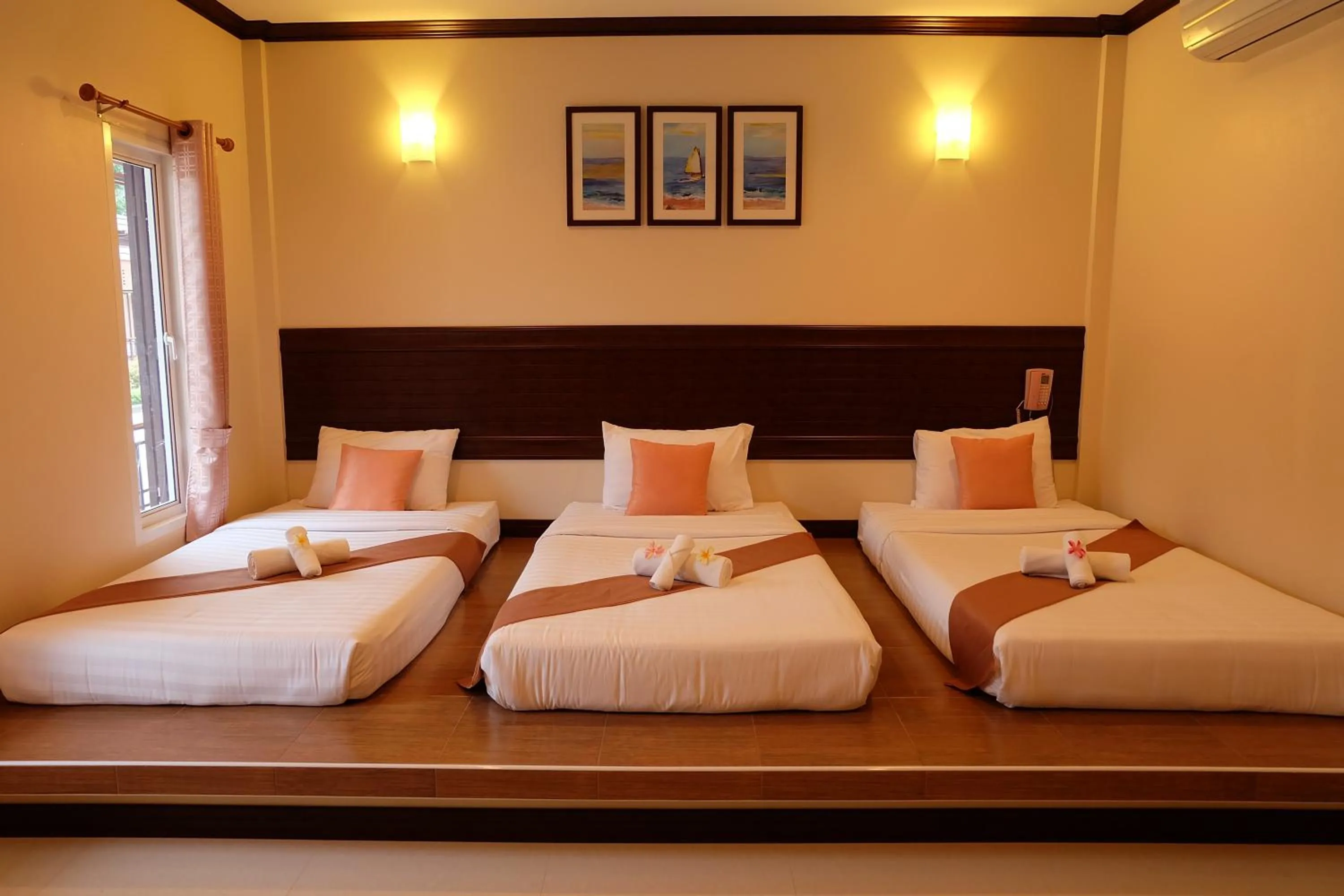 Standard Triple Room in Baan Por Pla Resort