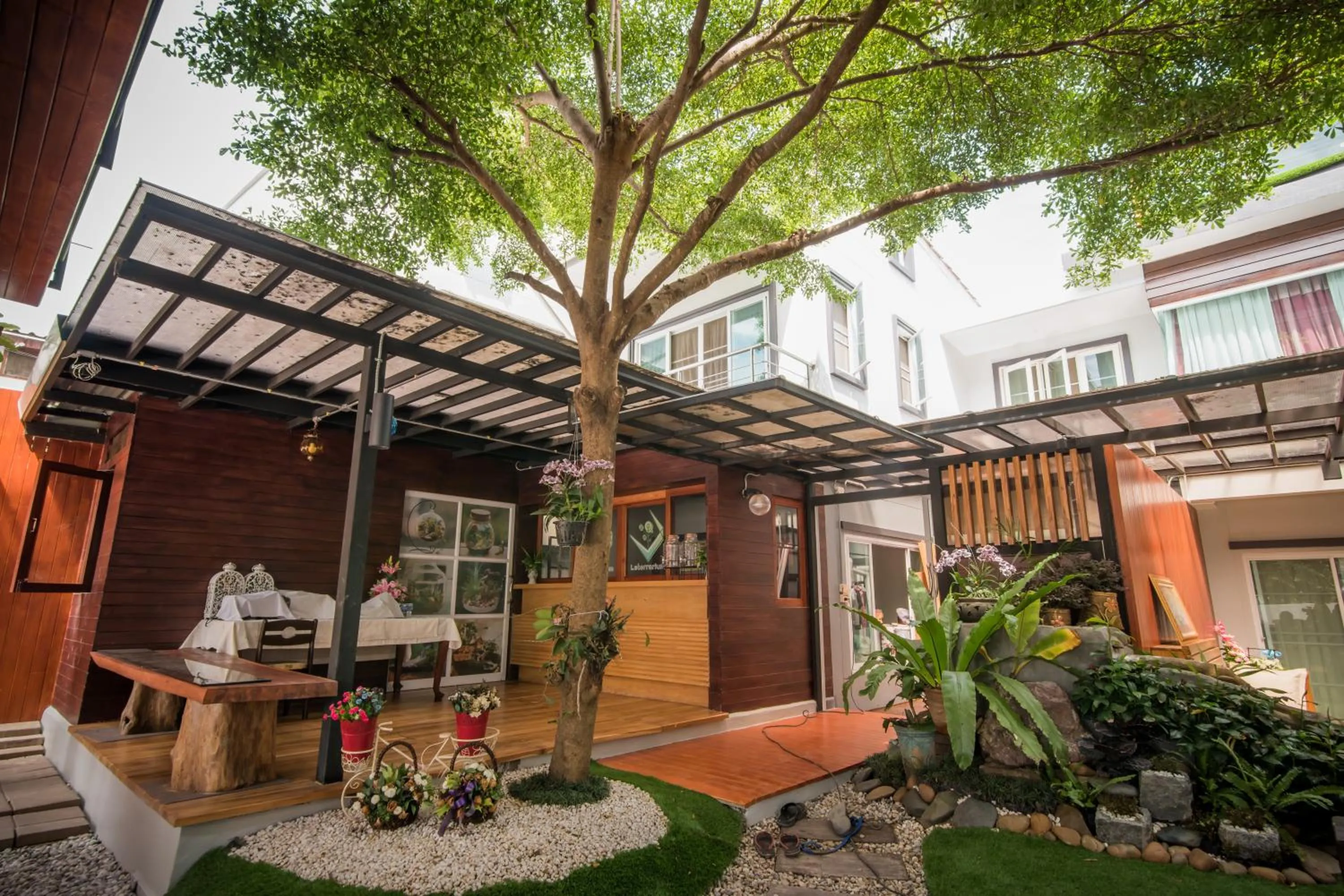 Property building in Le Terrarium Bed & Sleep Chiang Rai